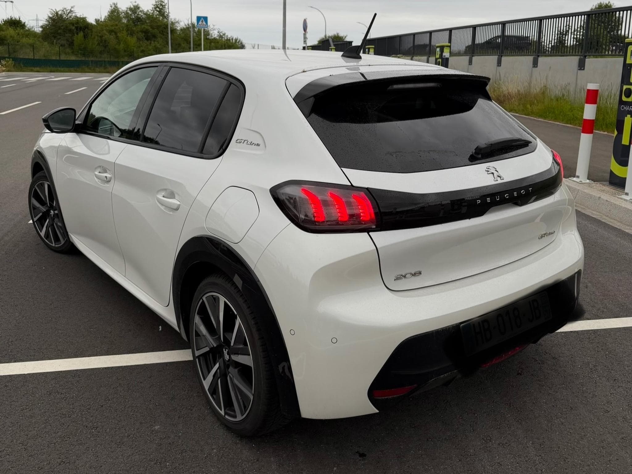 Peugeot 208 GT LINE (2020) - Photo 4