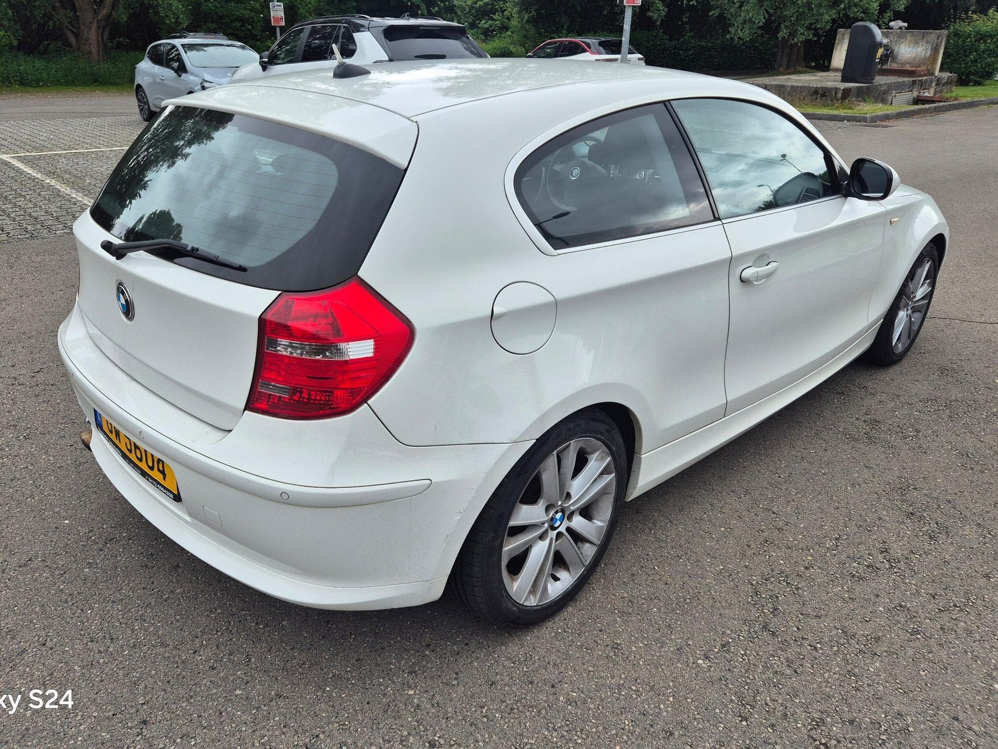 BMW 118 d (2011) - Photo 4