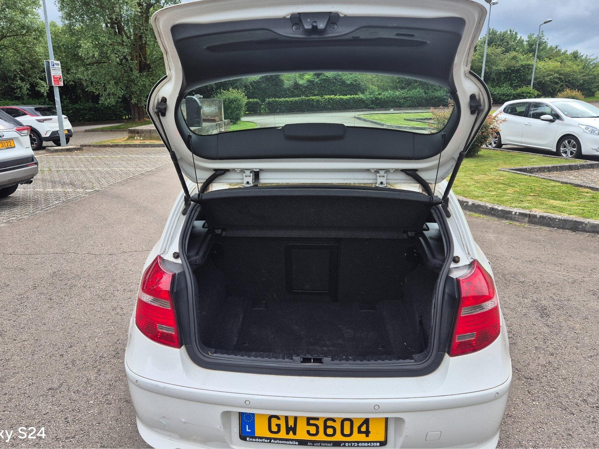 BMW 118 d (2011) - Photo 12