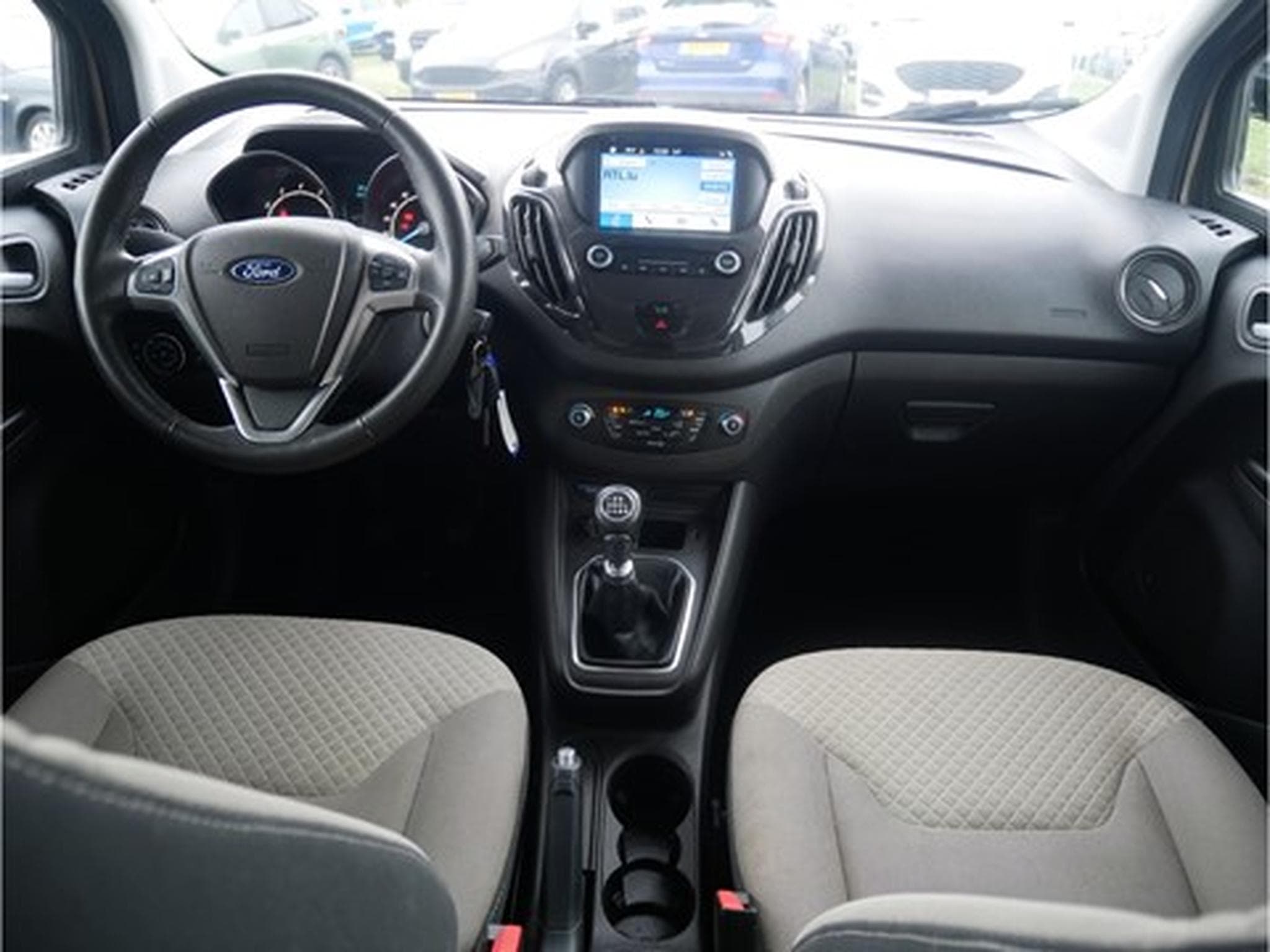 Ford Tourneo Titanium - 1.0i EcoBoost M6 100Cv (2018) - Foto 4