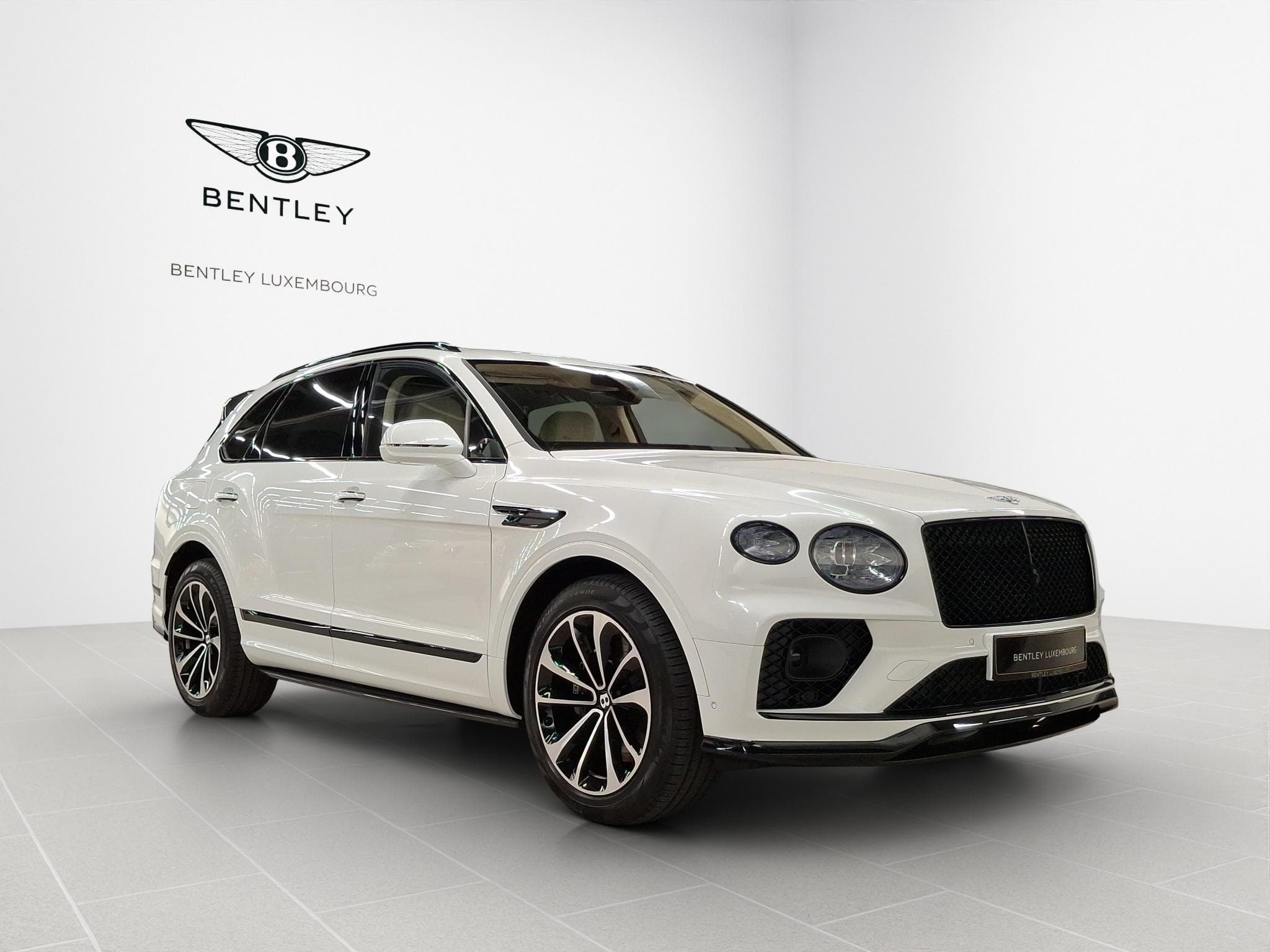 Bentley Bentayga V8 (2023) - Photo 1