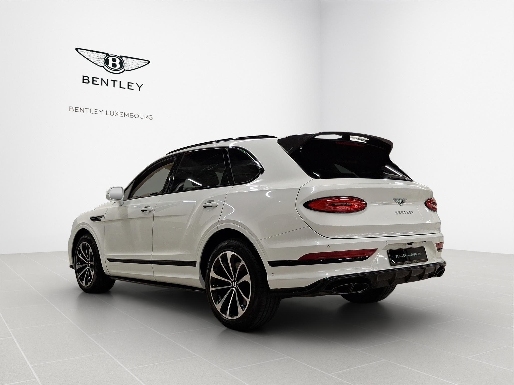 Bentley Bentayga V8 (2023) - Photo 3