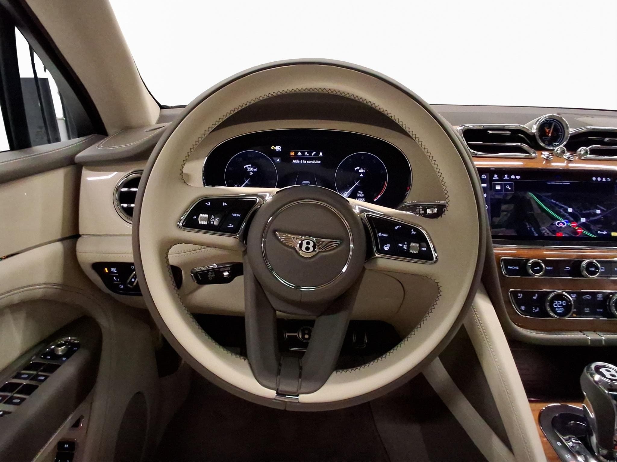 Bentley Bentayga V8 (2023) - Photo 10