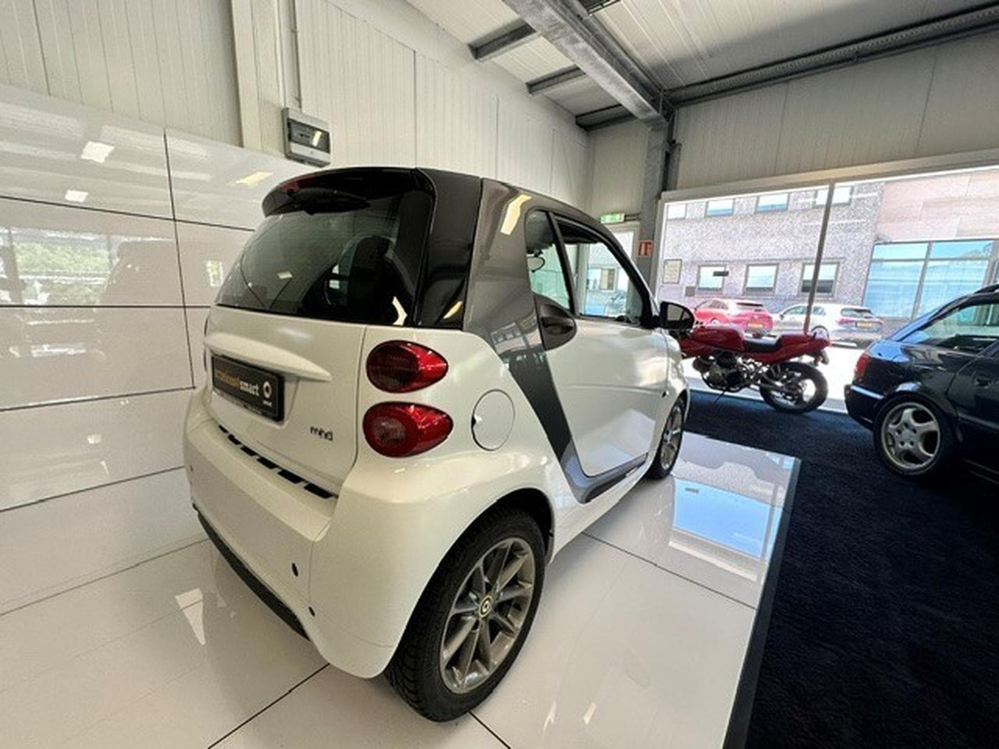 Smart Fortwo 52kw coupé softouch edition BoConcept (2013) - Photo 3