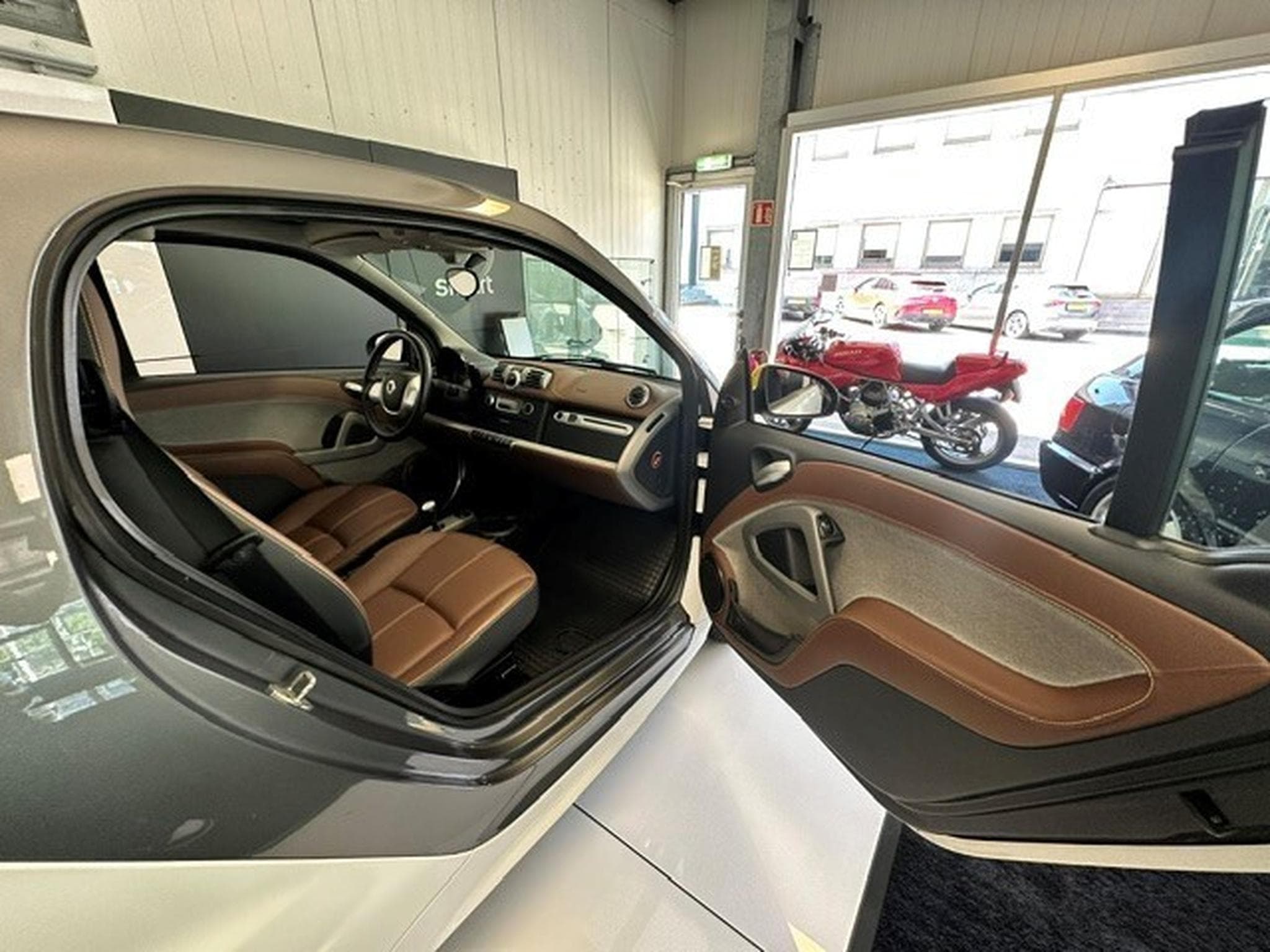 Smart Fortwo 52kw coupé softouch edition BoConcept (2013) - Photo 11