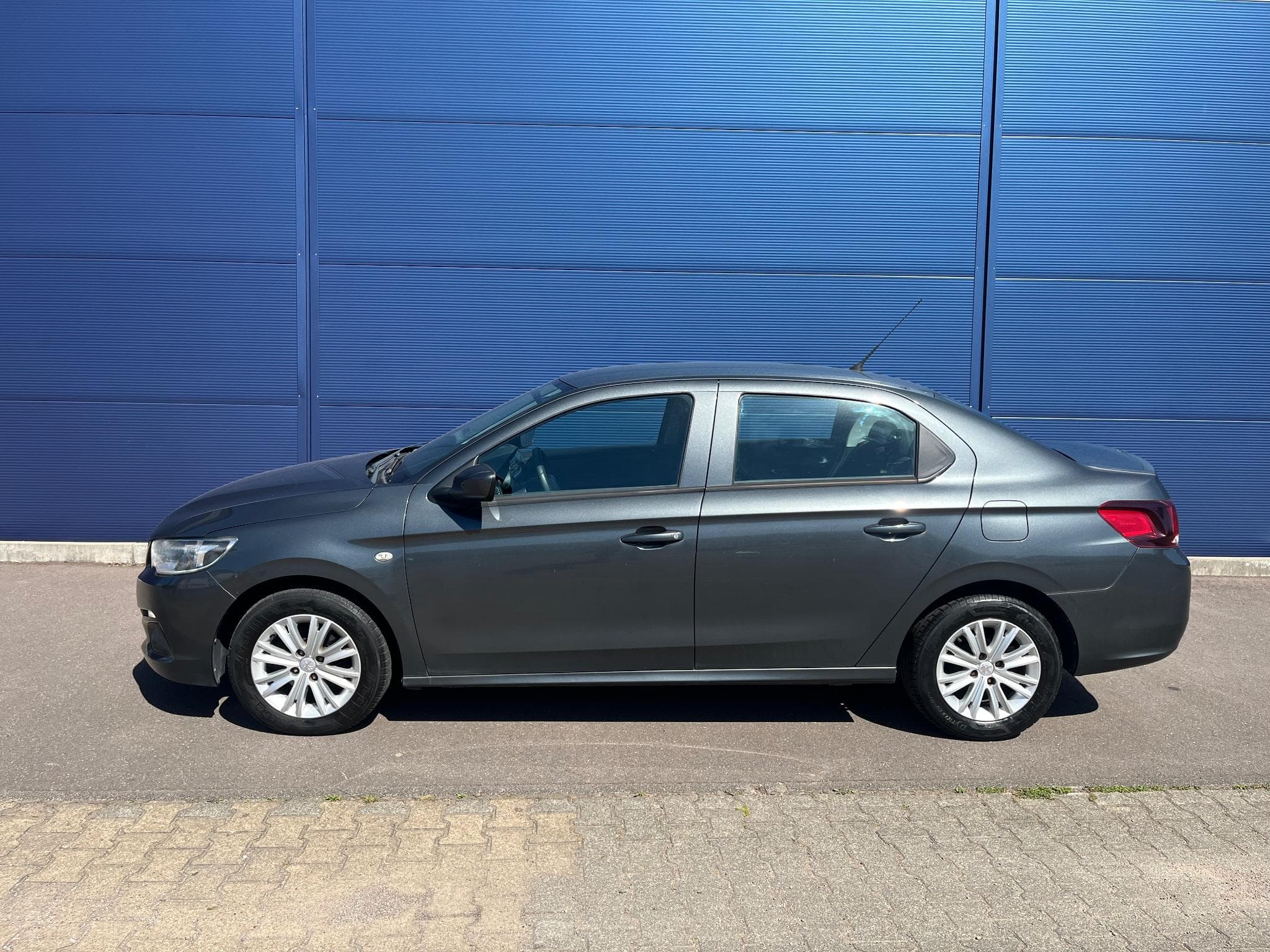 Peugeot 301 1.6 HDI (2016) - Foto 4