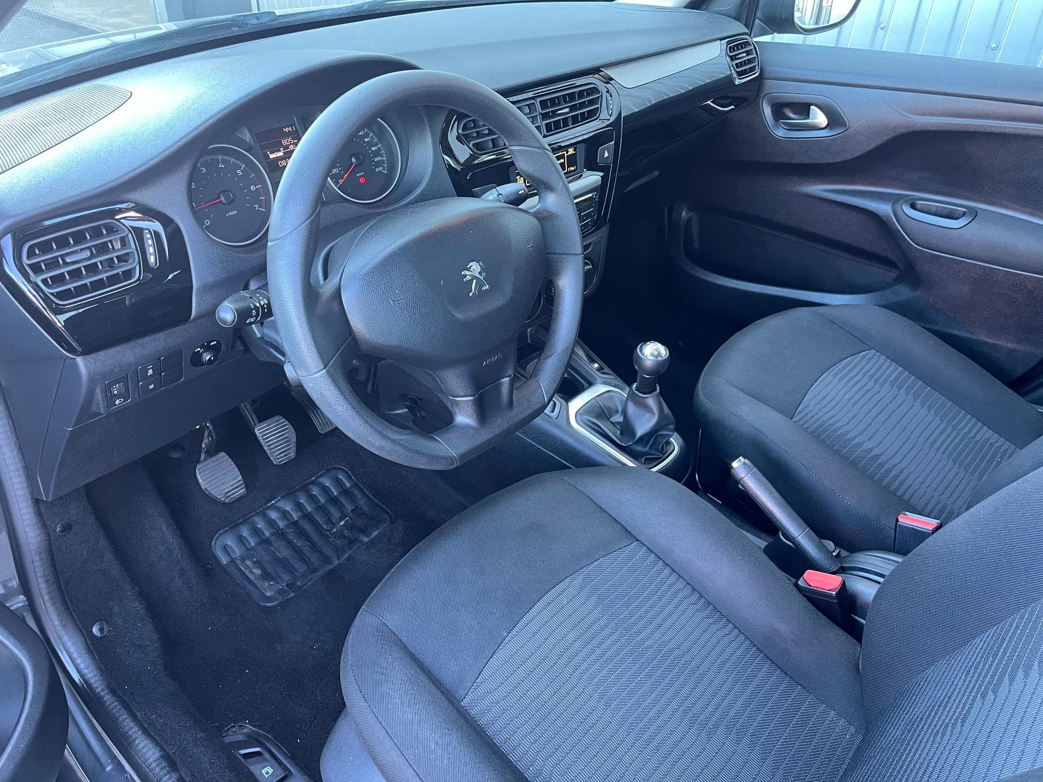 Peugeot 301 1.6 HDI (2016) - Foto 9