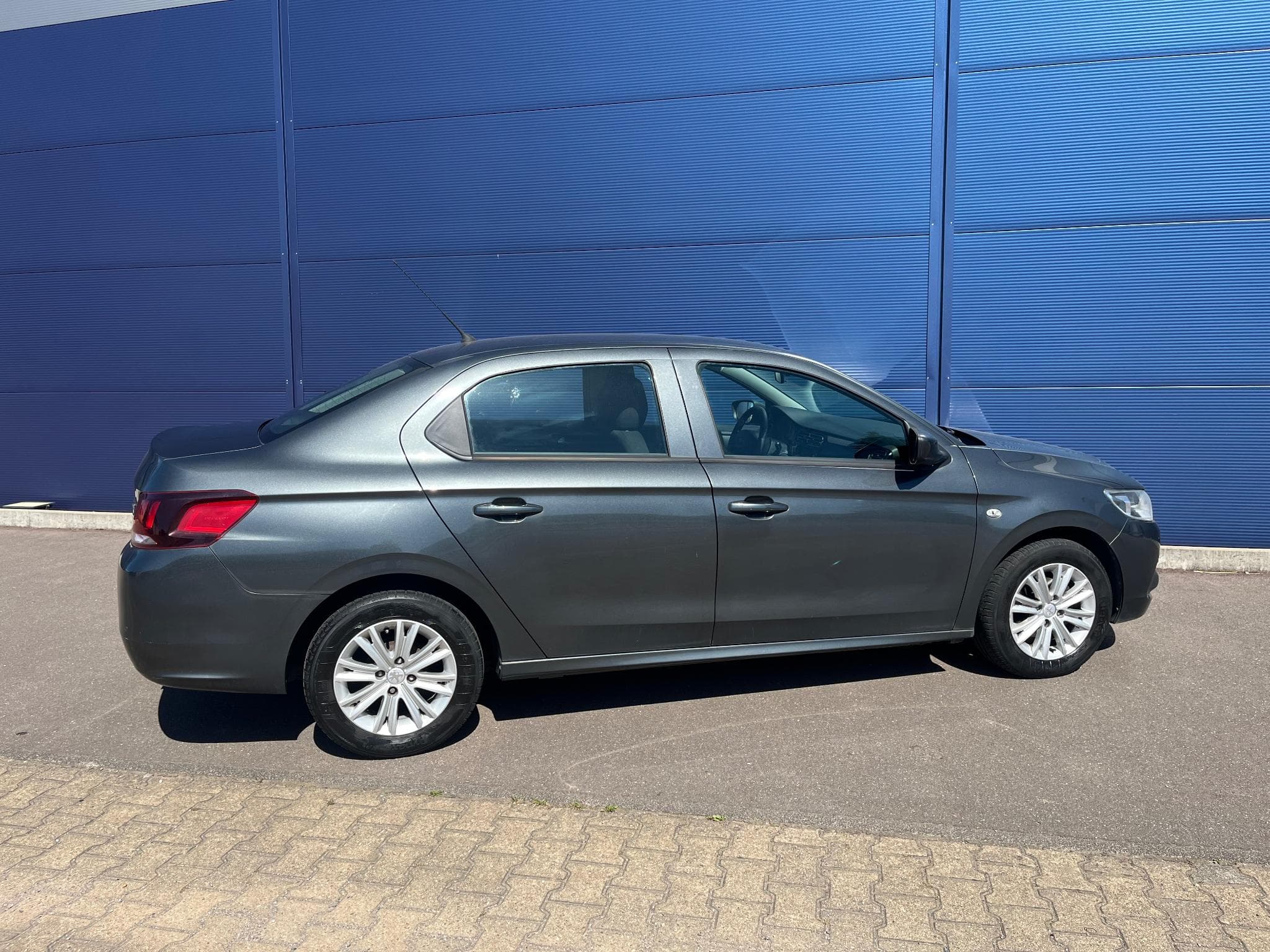 Peugeot 301 1.6 HDI (2016) - Foto 6
