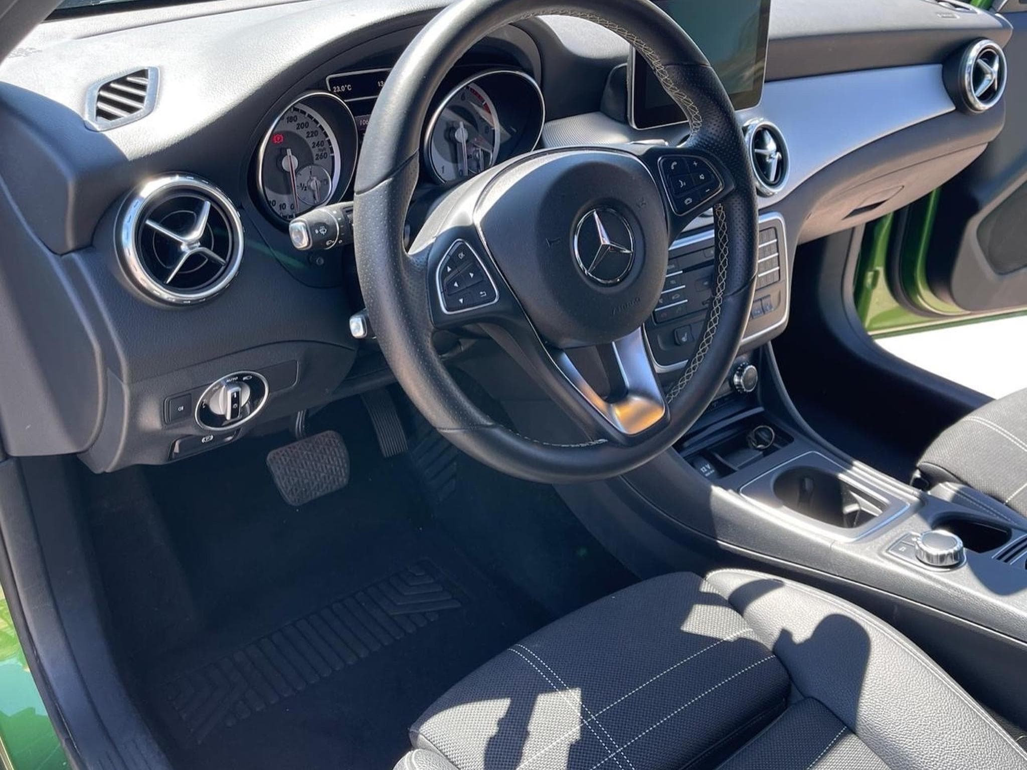 Mercedes GLA 200 Urban Line (2016) - Foto 6