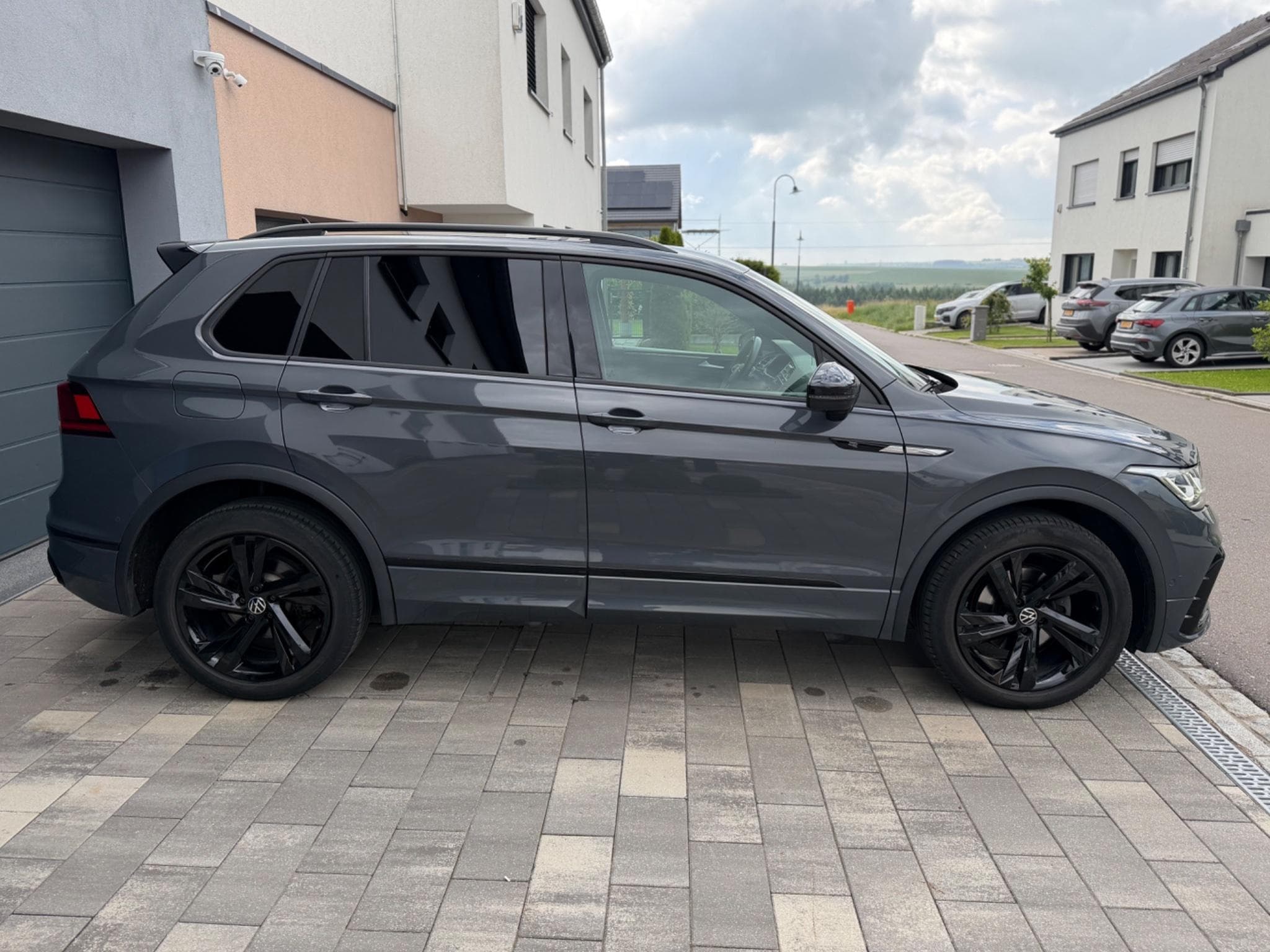 VW Tiguan R-Line 4Motion (2021) - Photo 4