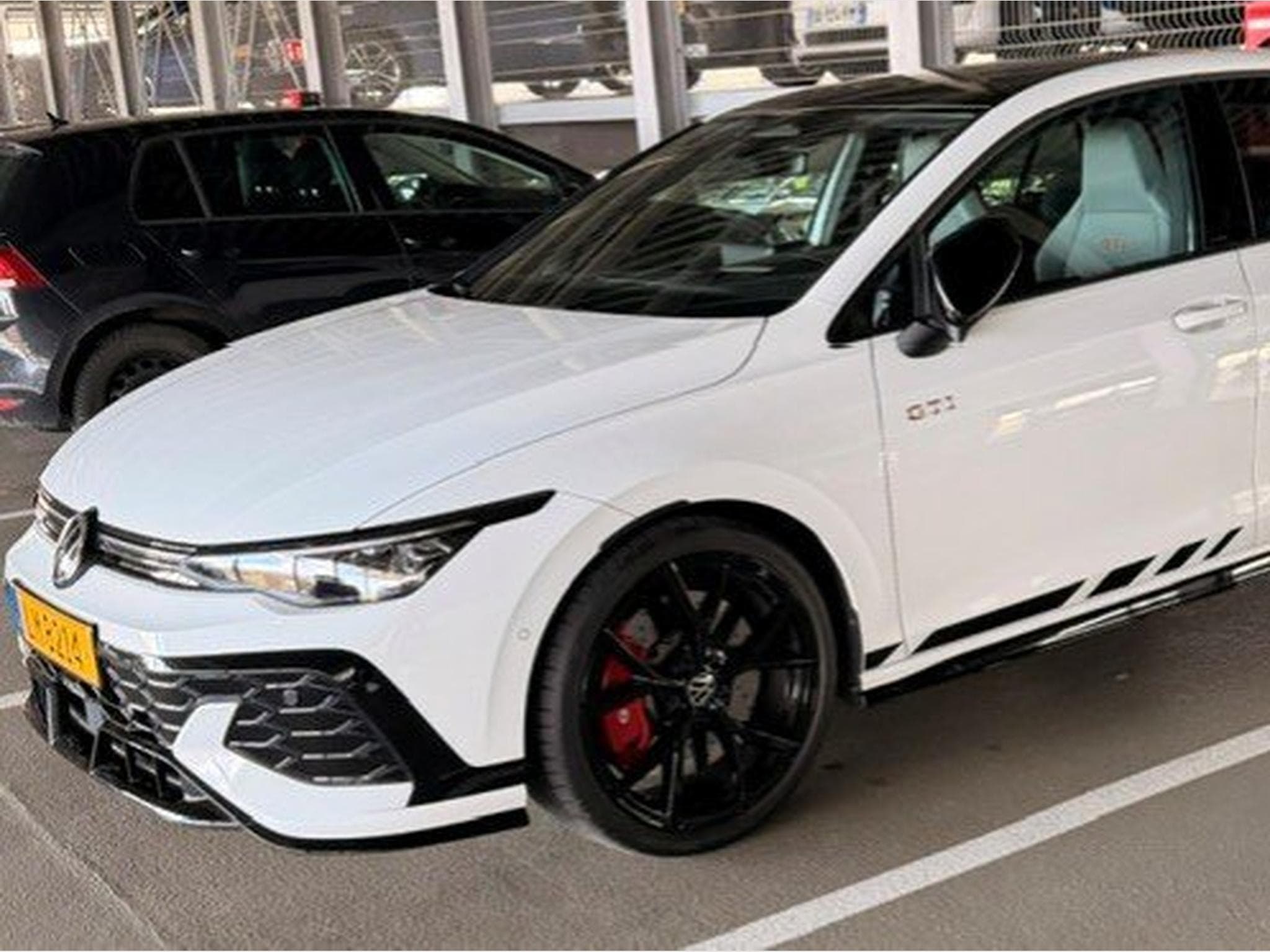 VW Golf GTI Clubsport, DSG, AKRAPOVIC, HK (2025) - Photo 1