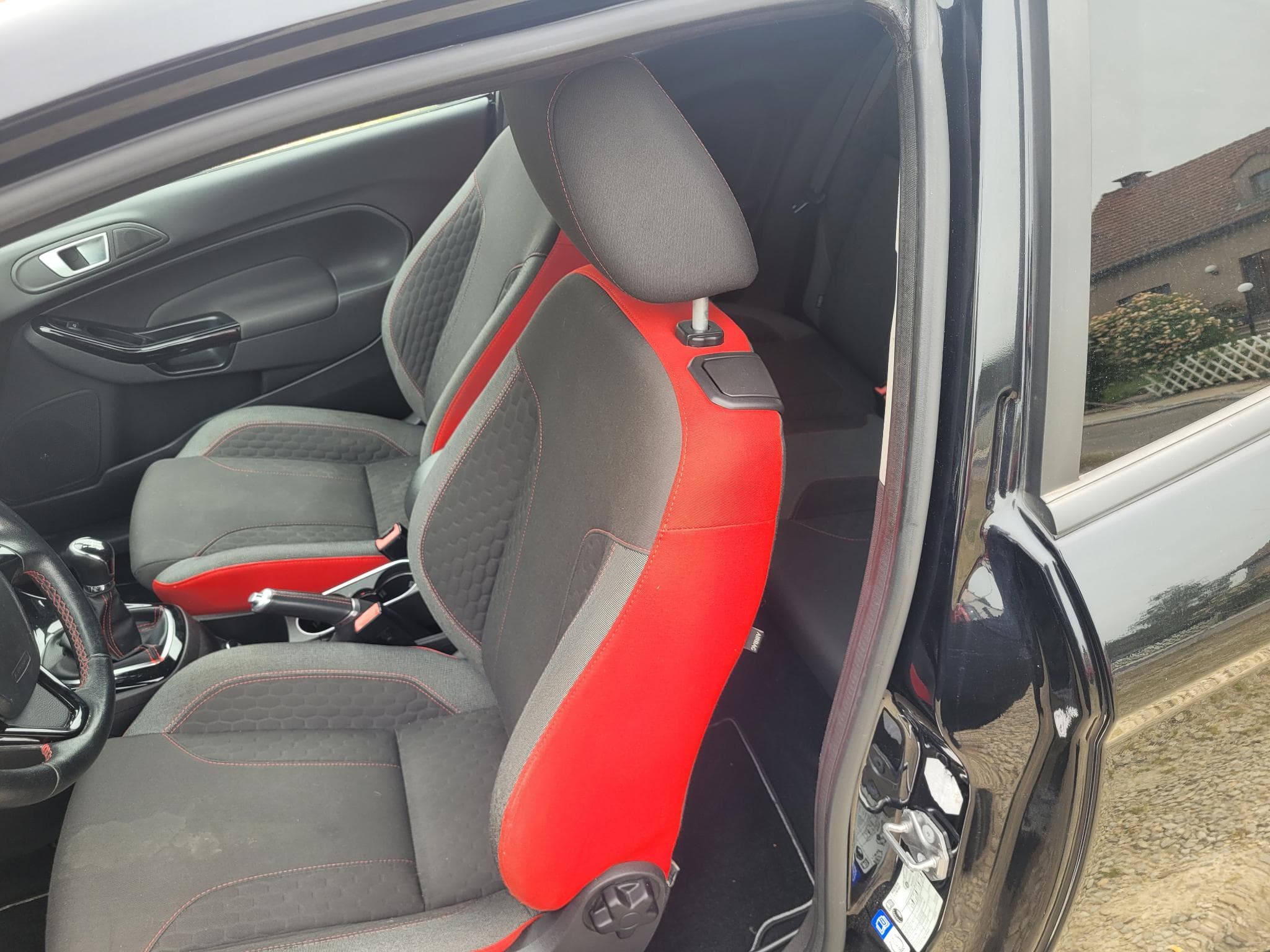 Ford Fiesta RED/BLACK EDITION (2015) - Photo 3
