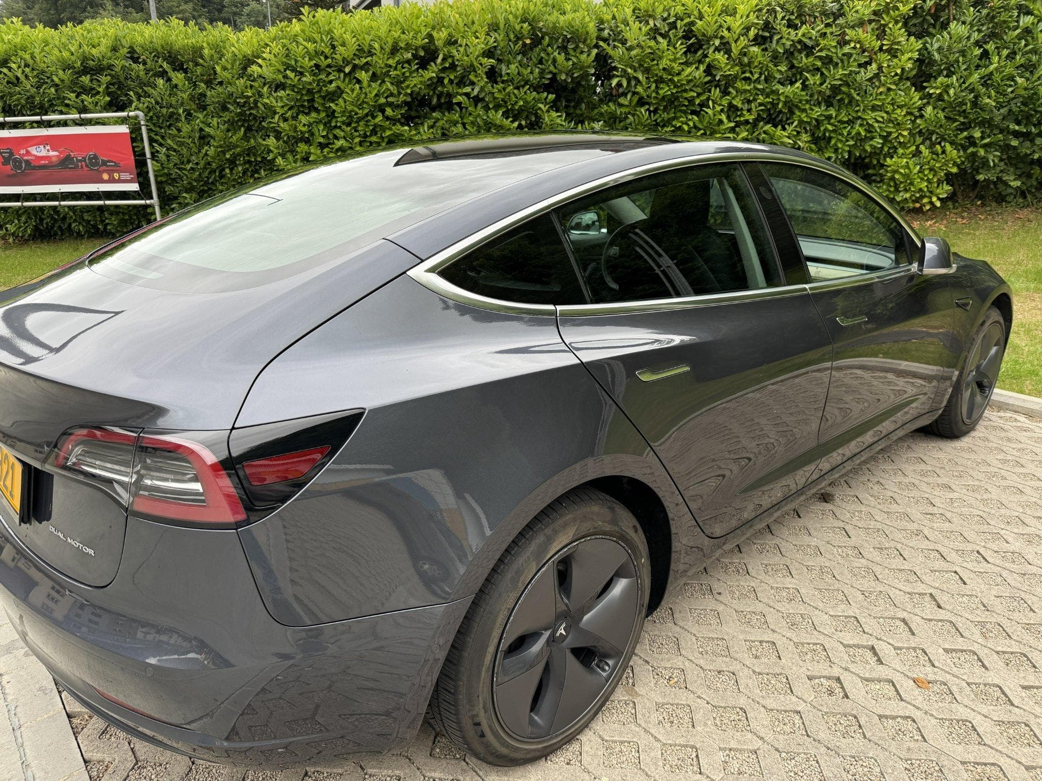 Tesla Model 3 Long Range Dual Motor AWD (2019) - Photo 3