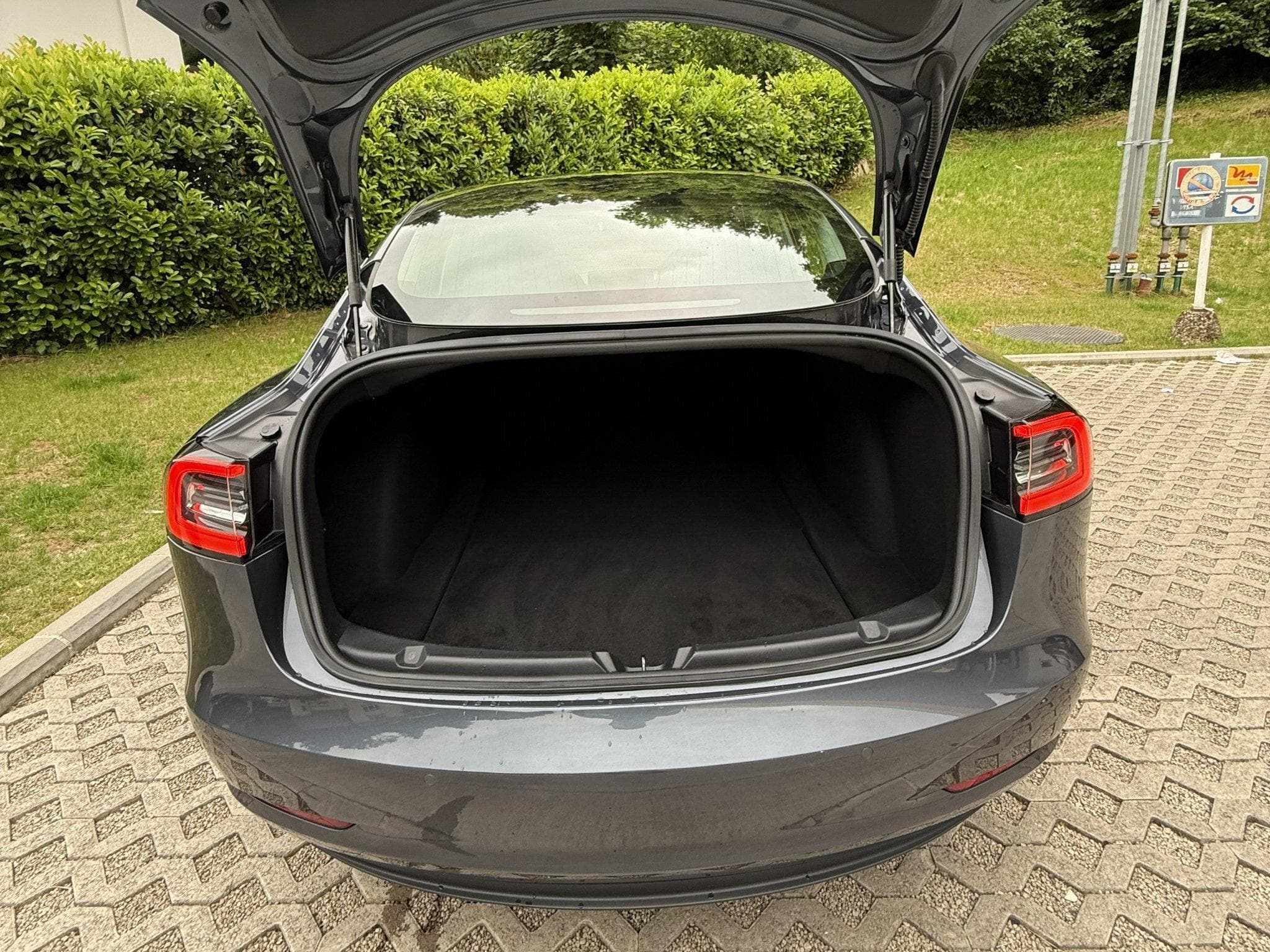 Tesla Model 3 Long Range Dual Motor AWD (2019) - Photo 7