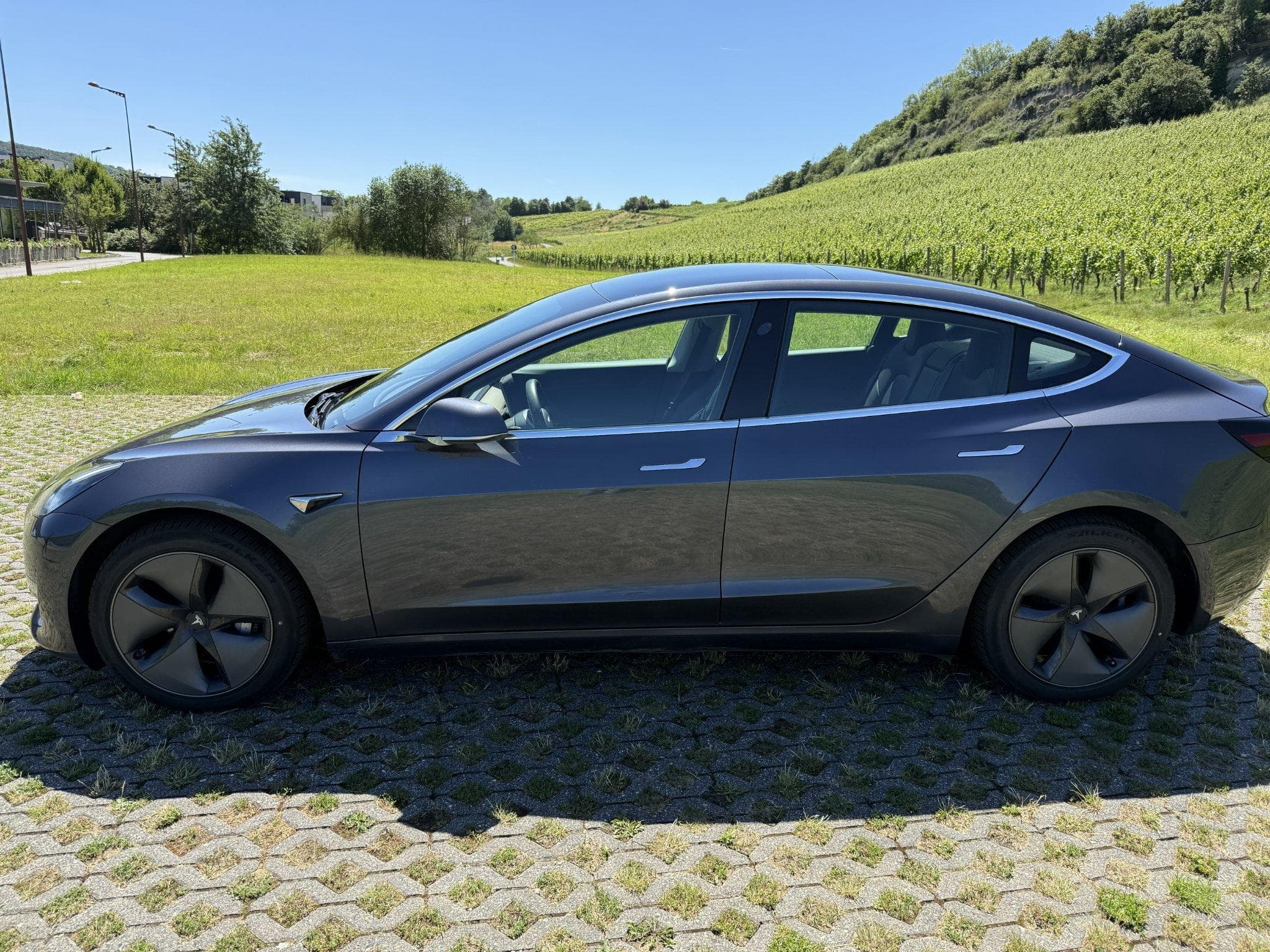 Tesla Model 3 Long Range Dual Motor AWD (2019) - Photo 1