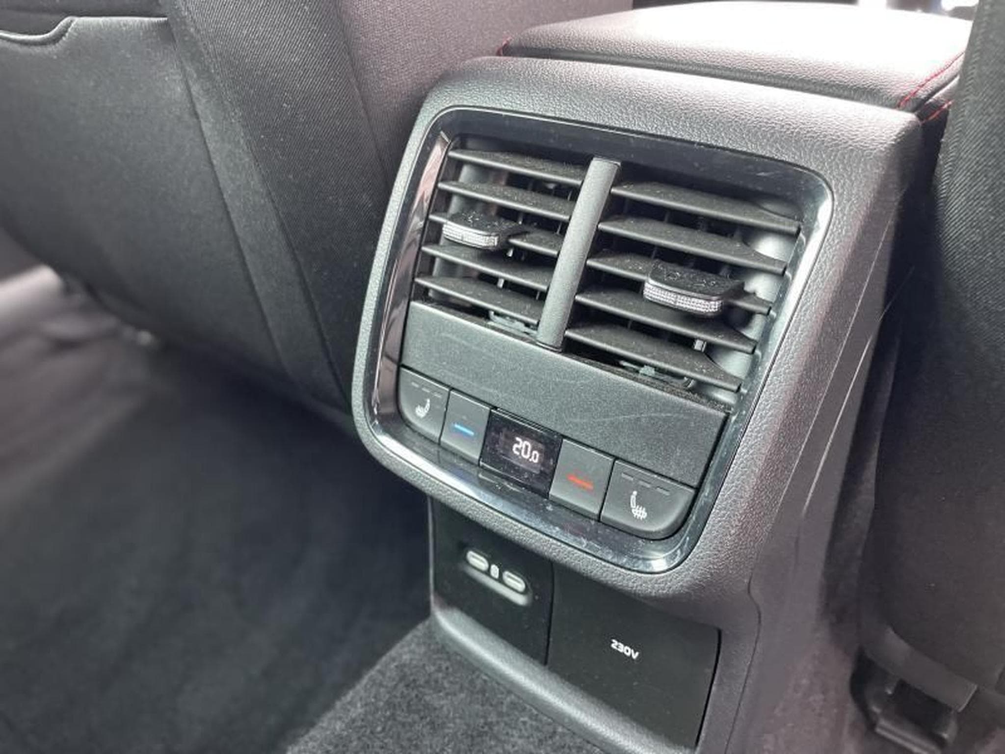 Skoda Octavia Combi RS 2L TDI 200 CV DSG (2023) - Photo 6