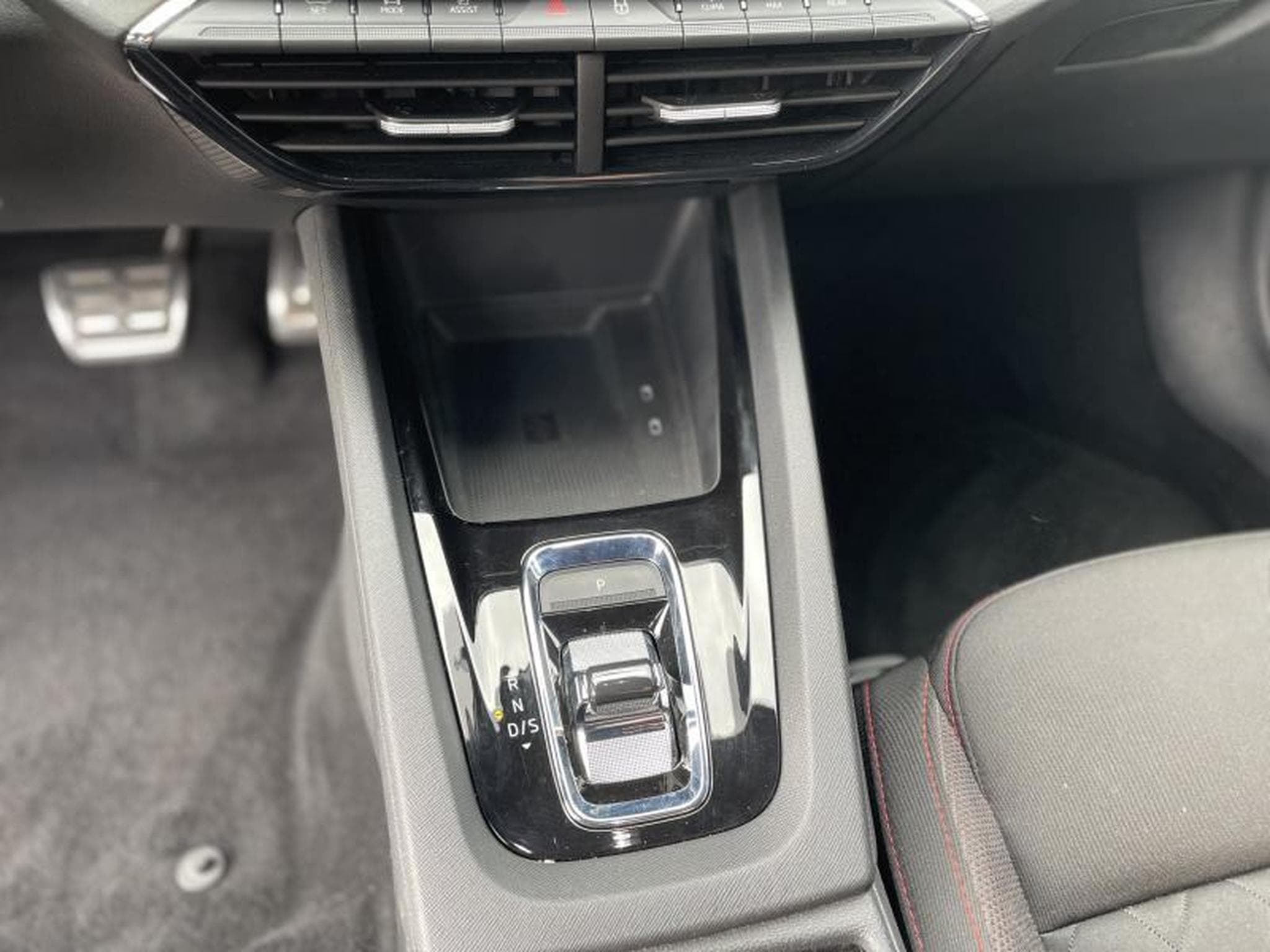 Skoda Octavia Combi RS 2L TDI 200 CV DSG (2023) - Photo 9