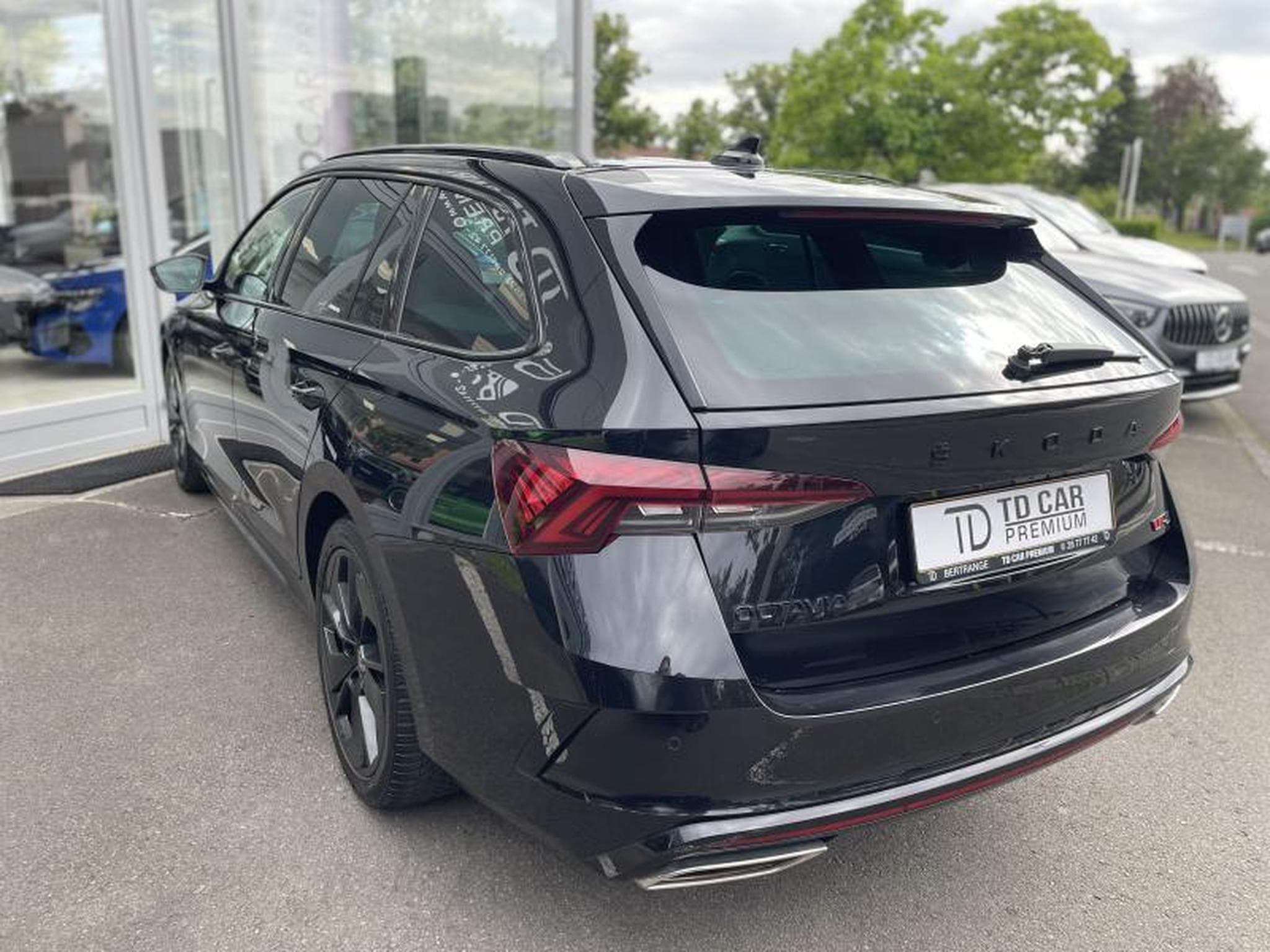 Skoda Octavia Combi RS 2L TDI 200 CV DSG (2023) - Photo 13