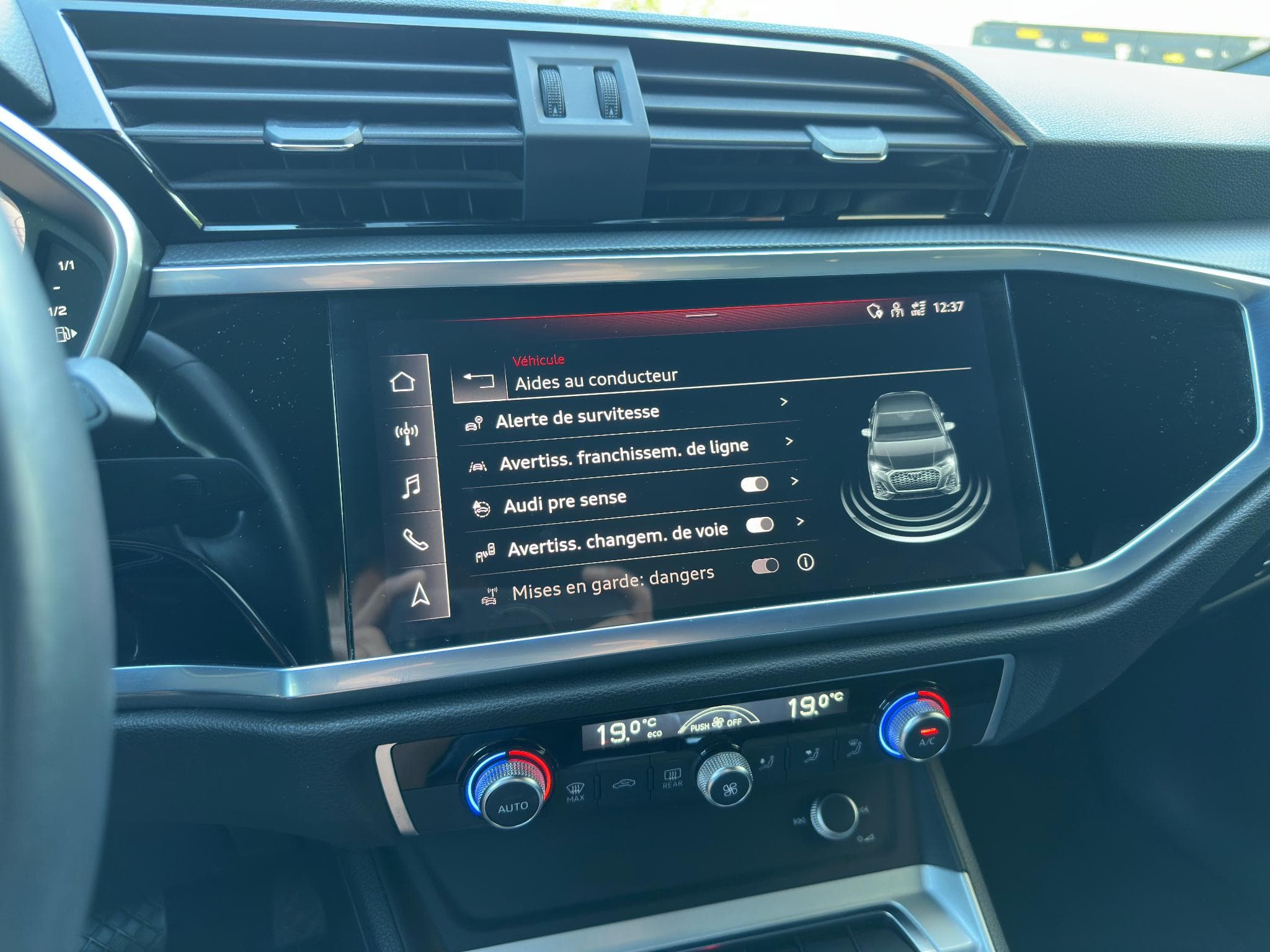 Audi Q3 Sportback 35 TFSI 150 ch S tronic 7 (2021) - Photo 20