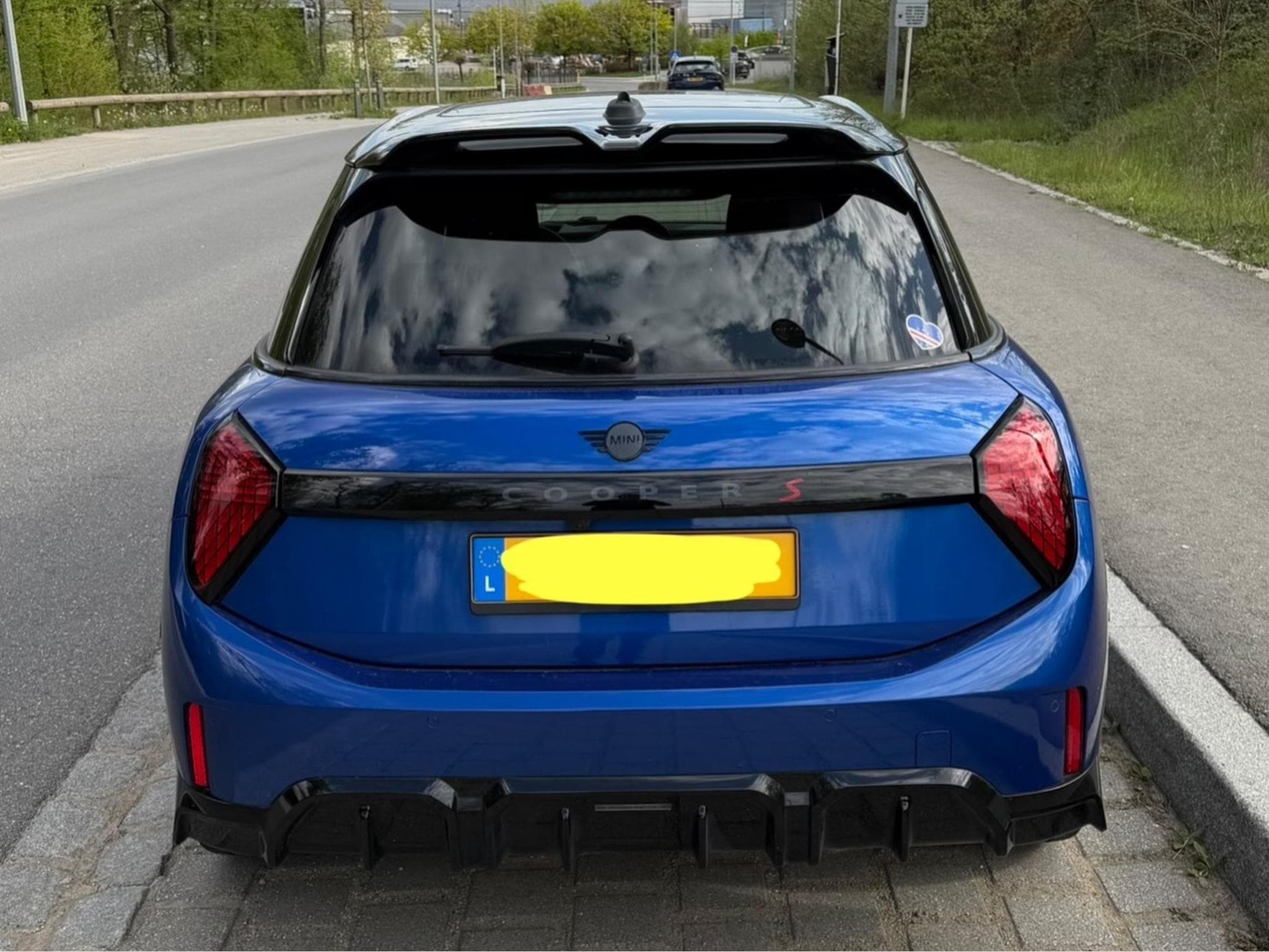 Mini Cooper S JCW Trim (2024) - Photo 8