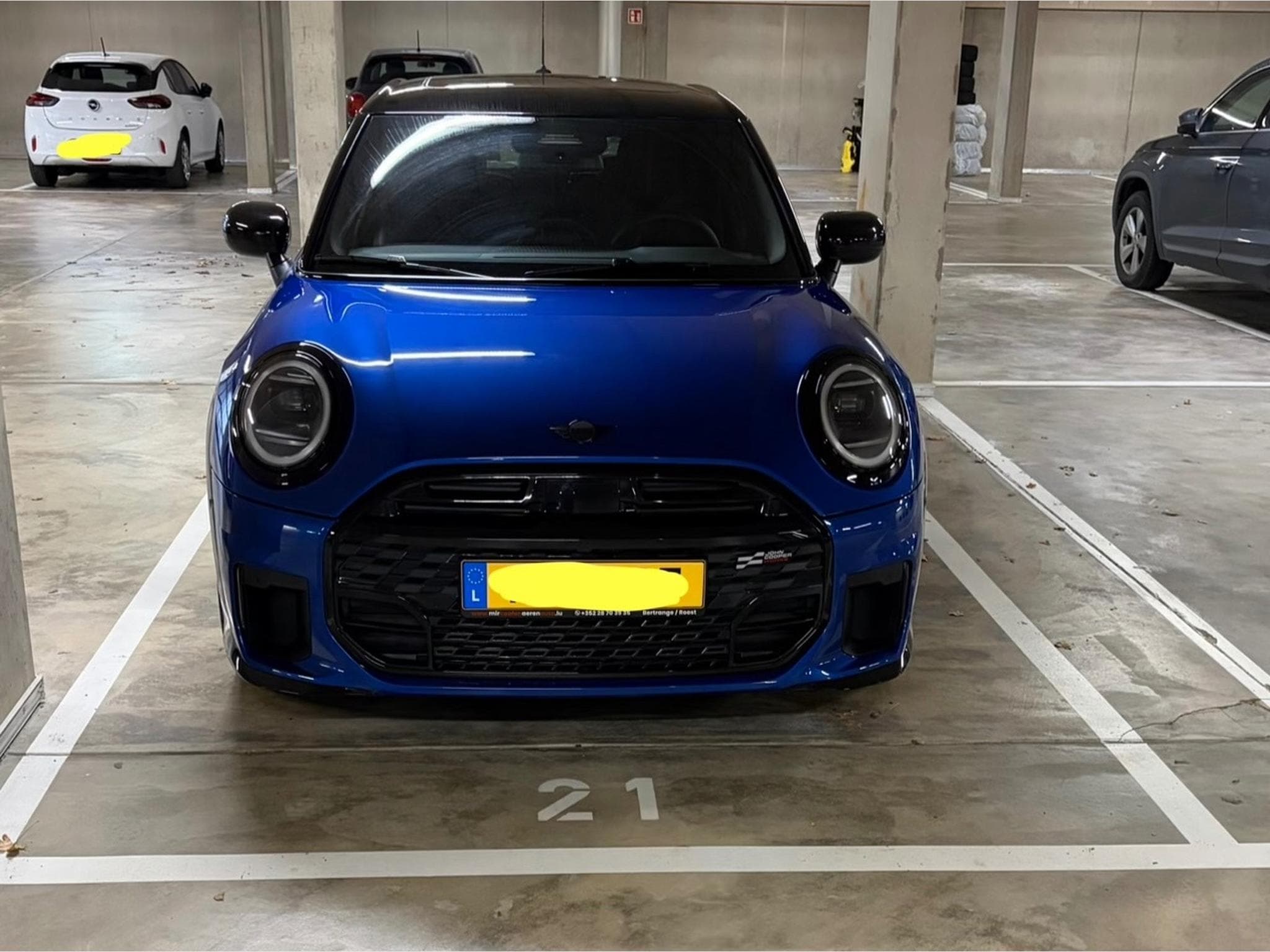 Mini Cooper S JCW Trim (2024) - Photo 11
