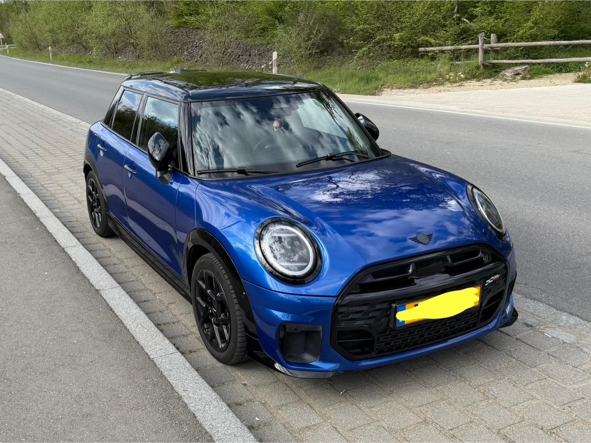 Mini Cooper S JCW Trim (2024) - Photo 14