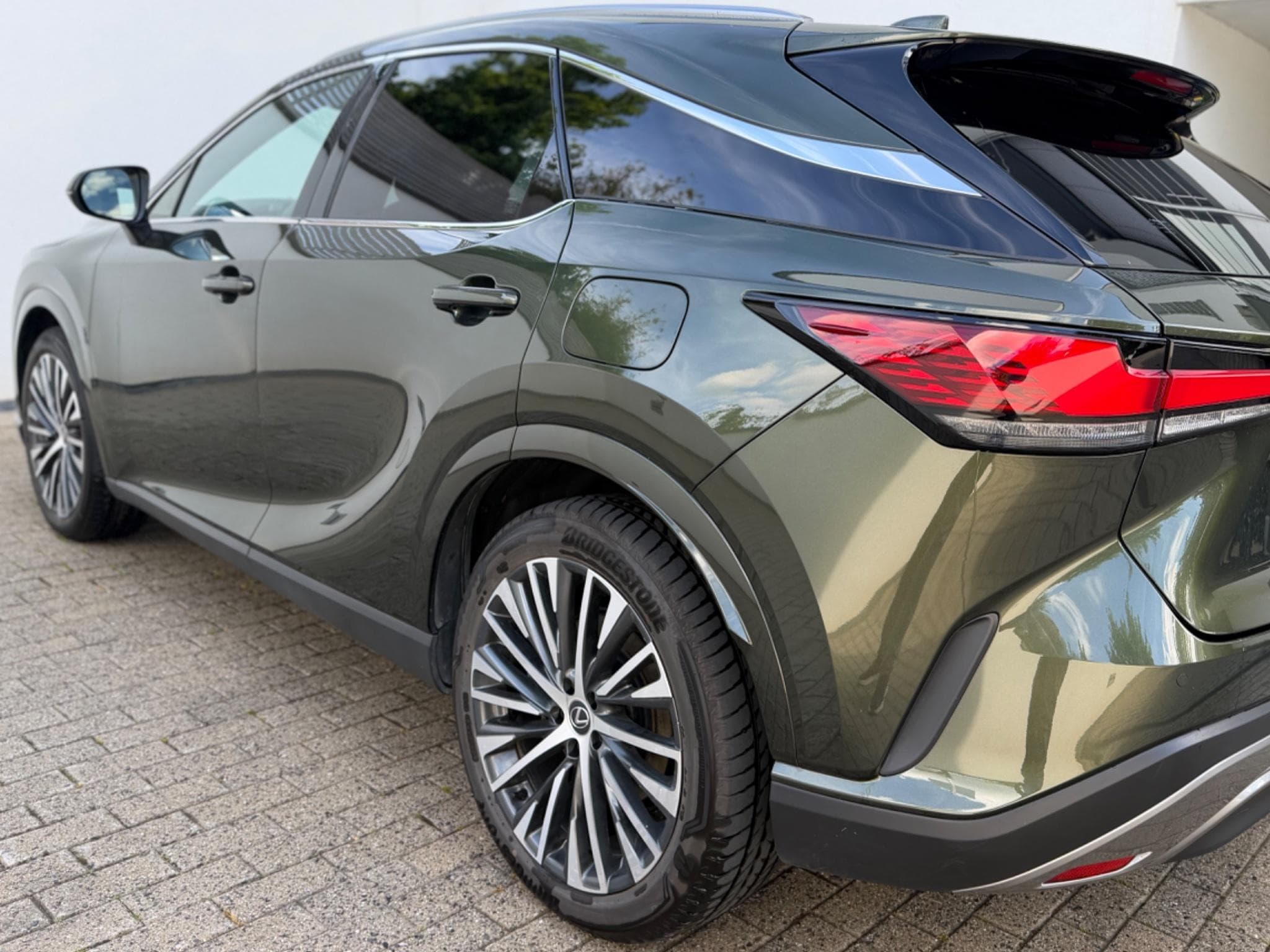 Lexus RX RX 350h AWD E-CVT Executive Line (2024) - Photo 6
