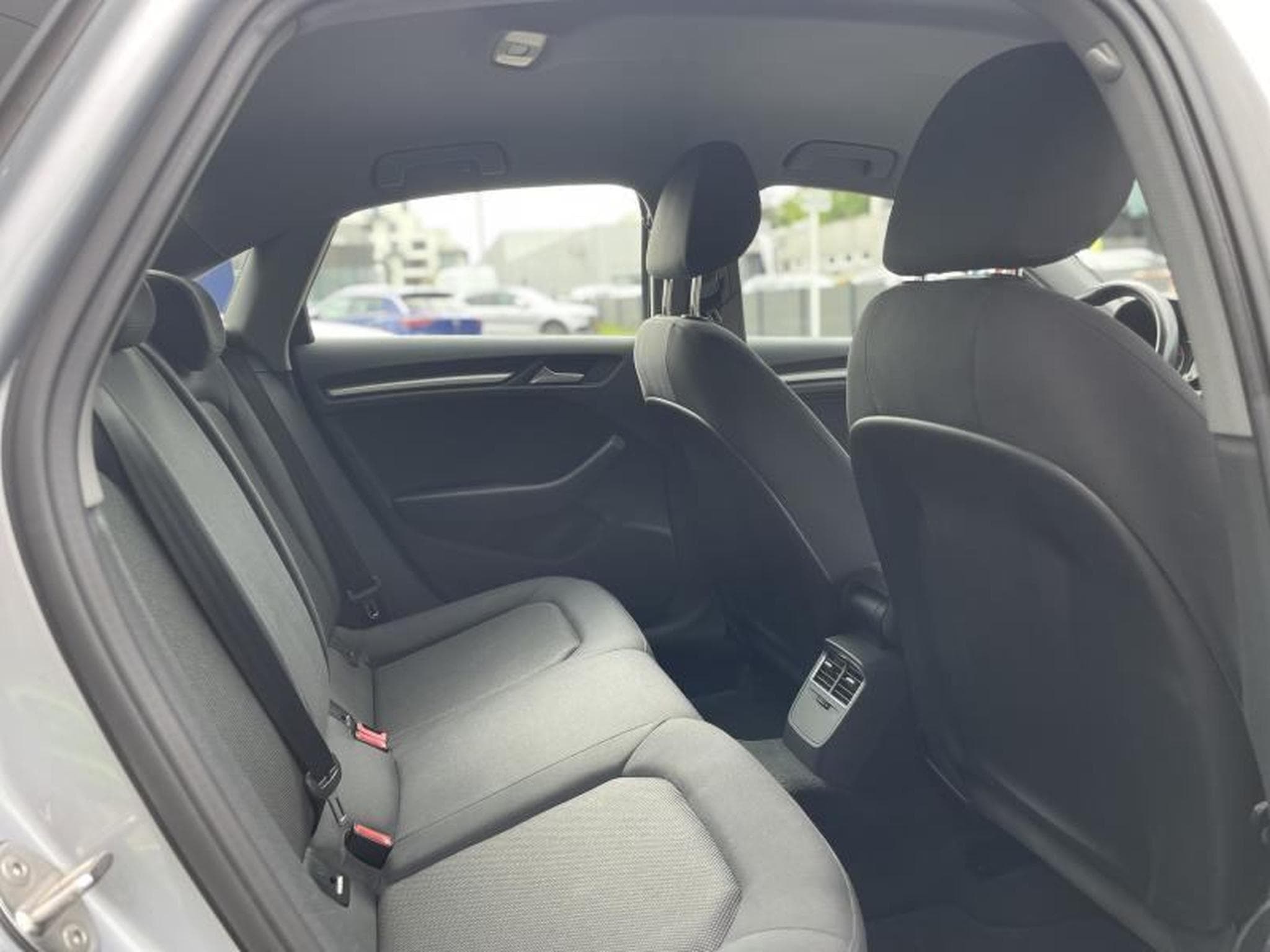 Audi A3 30 Tdi 116 S-tronic Limousine (2019) - Photo 5