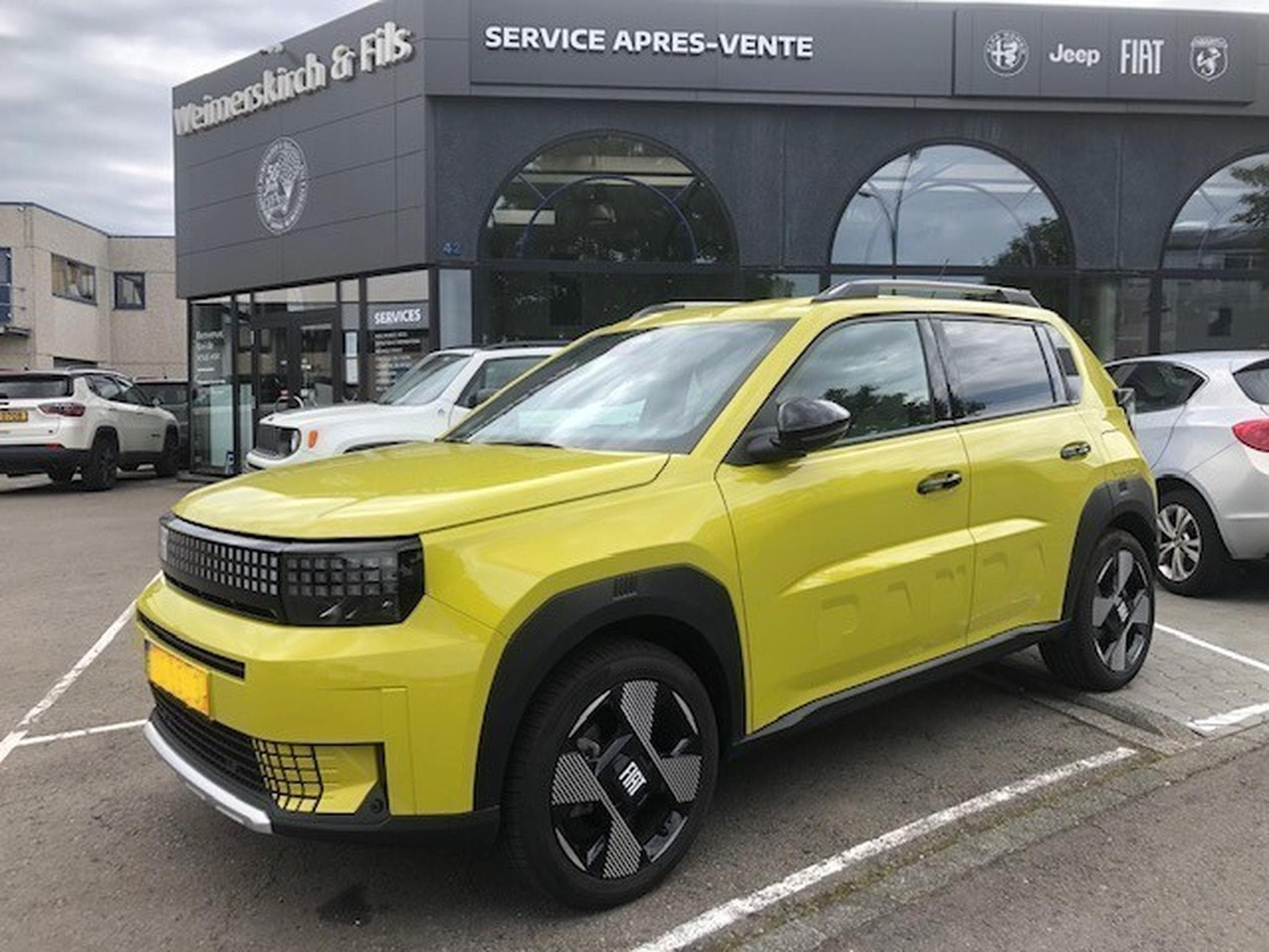 Fiat Grande Panda 1,2 essence - ehybrid LA PRIMA (2025) - Photo 1