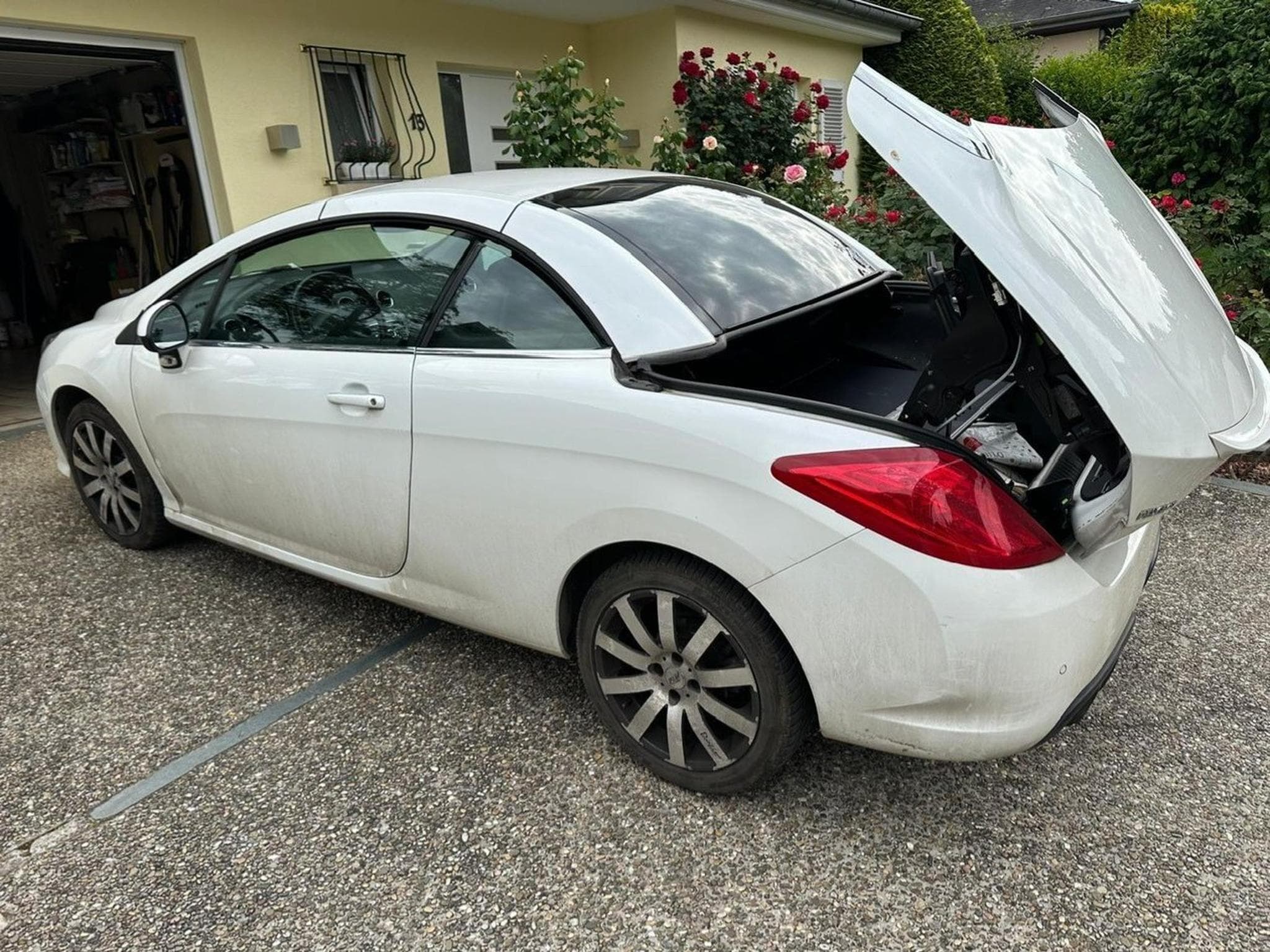 Peugeot 308 CC (2010) - Photo 2