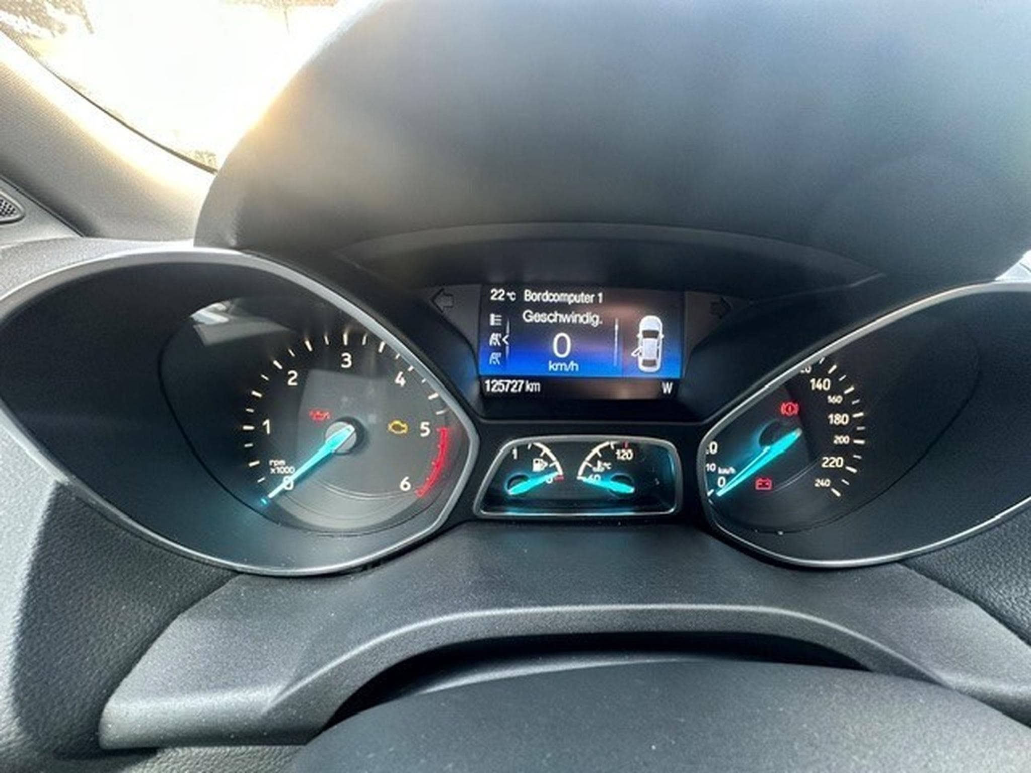 Ford Kuga 2.0 TDCi 150ch 2WD ST Line (2017) - Photo 11