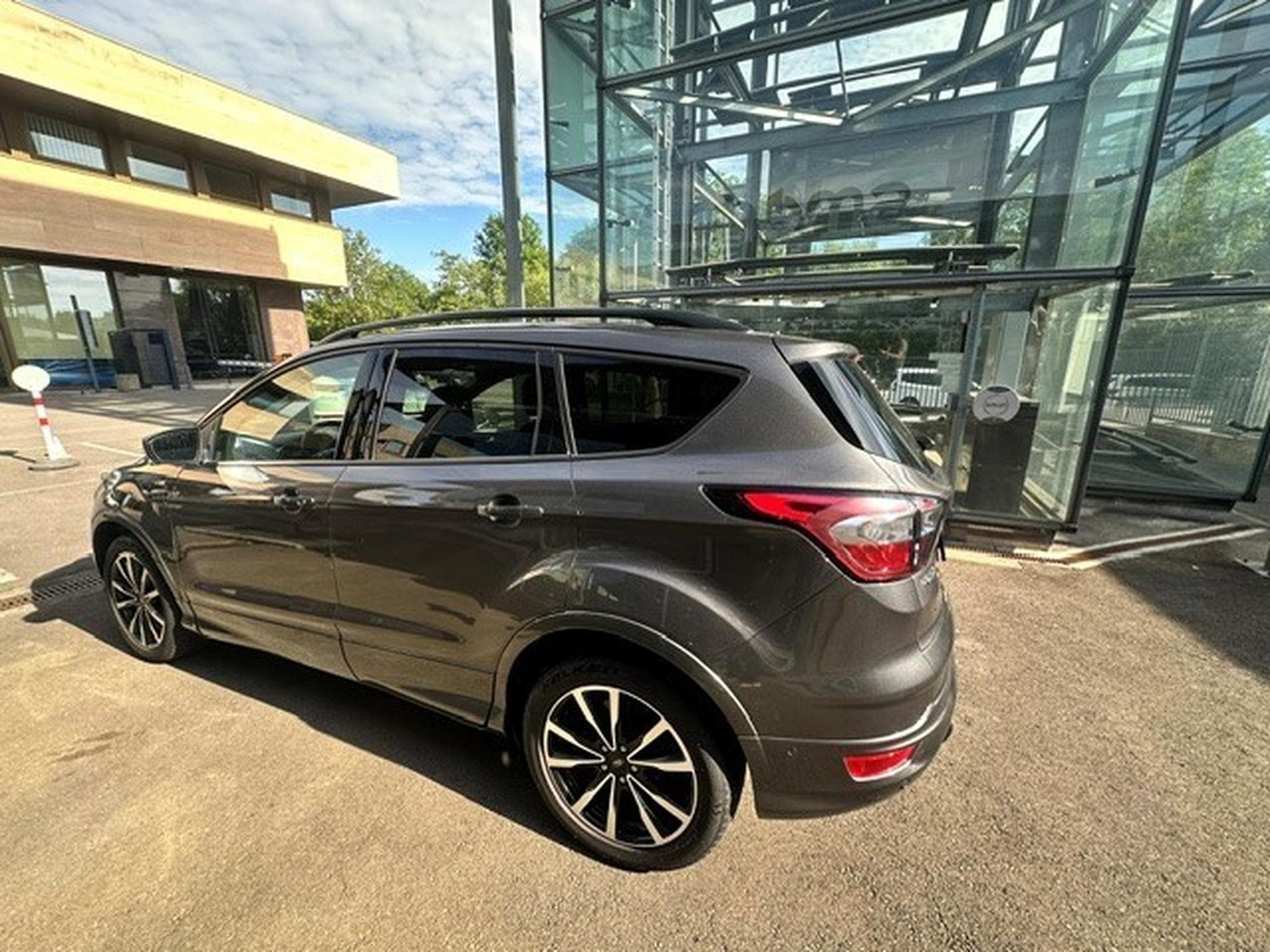Ford Kuga 2.0 TDCi 150ch 2WD ST Line (2017) - Photo 5