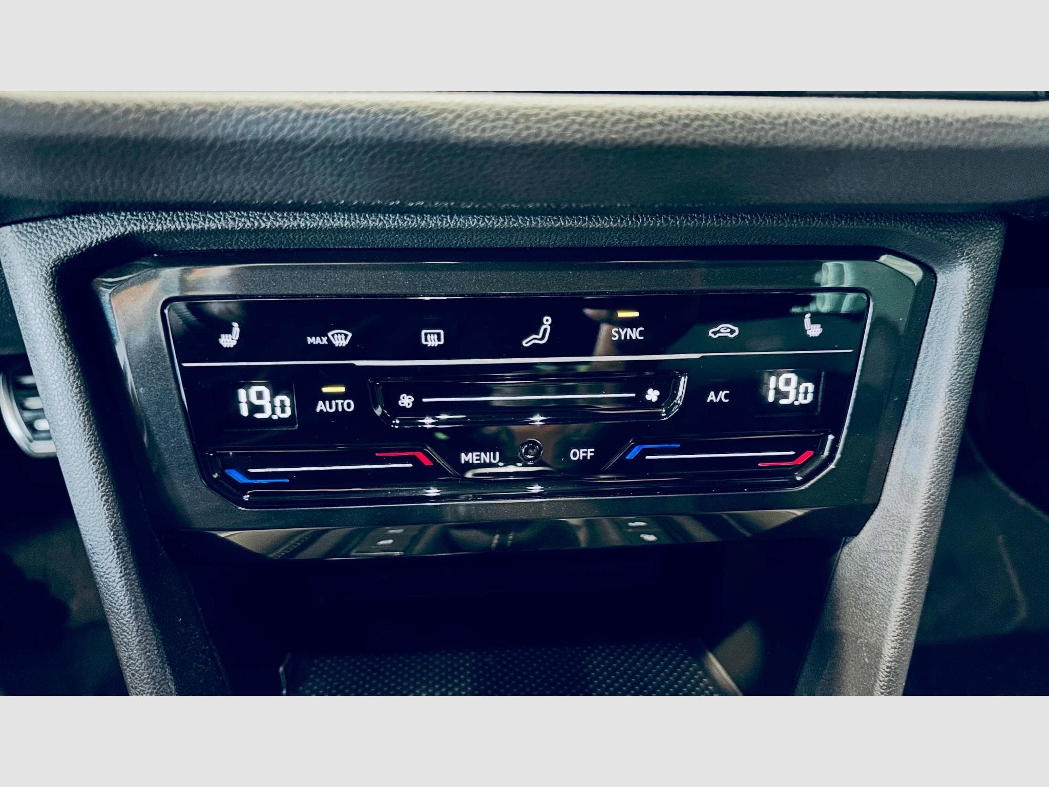 VW Tiguan TIGUAN R-LINE TDI 4MOTION DSG (2023) - Foto 10