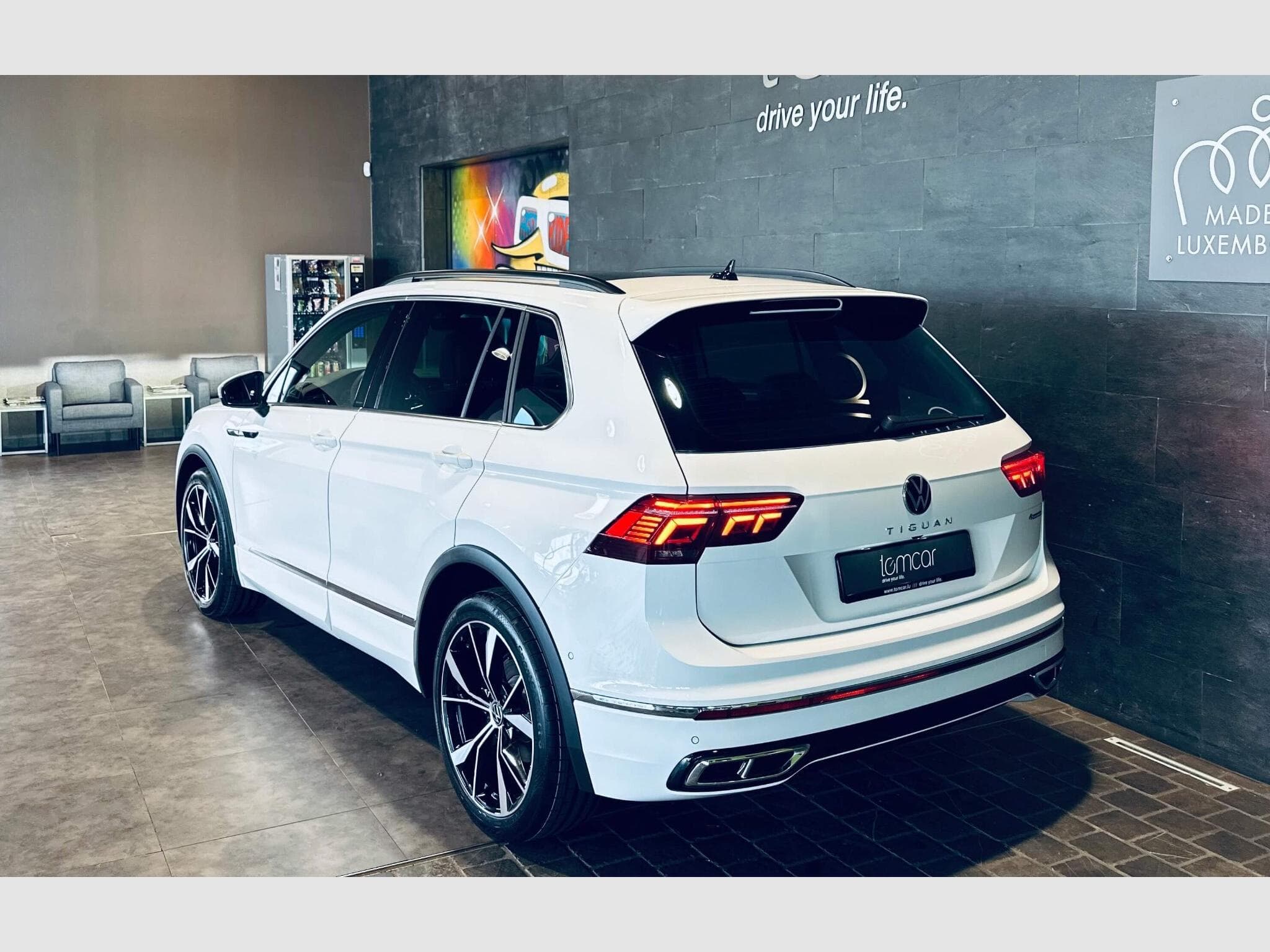 VW Tiguan TIGUAN R-LINE TDI 4MOTION DSG (2023) - Foto 5