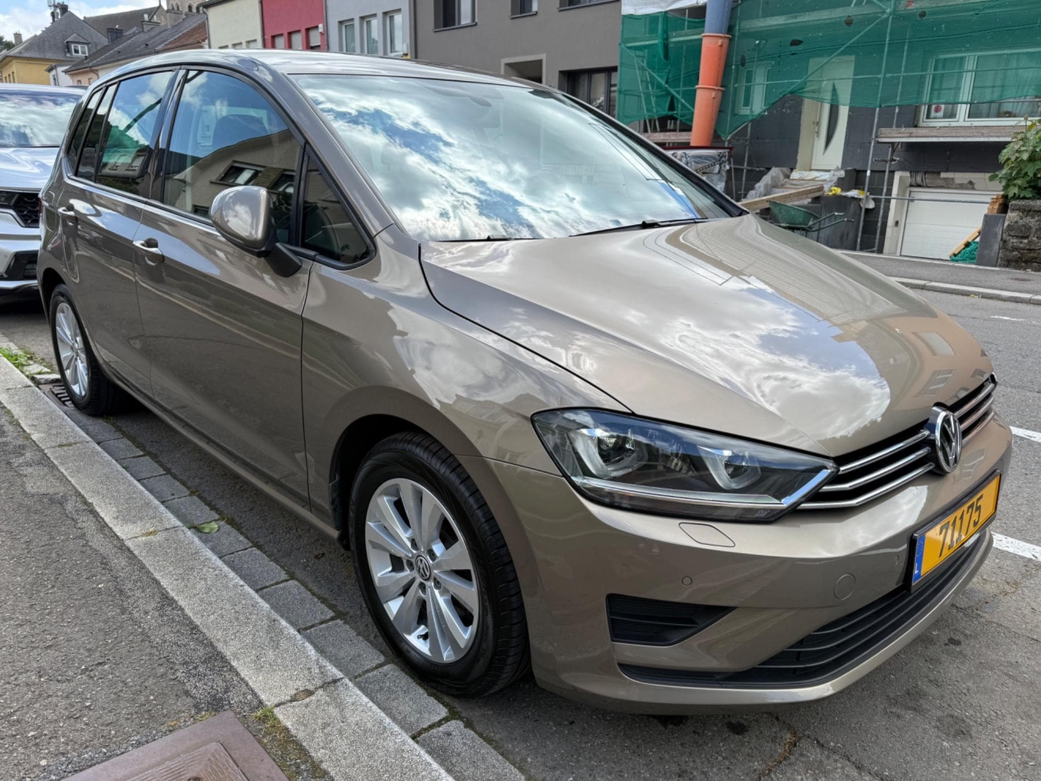 VW Golf Sportwagon 1.6 TDI BOÎTE DSG (2015) - Foto 2