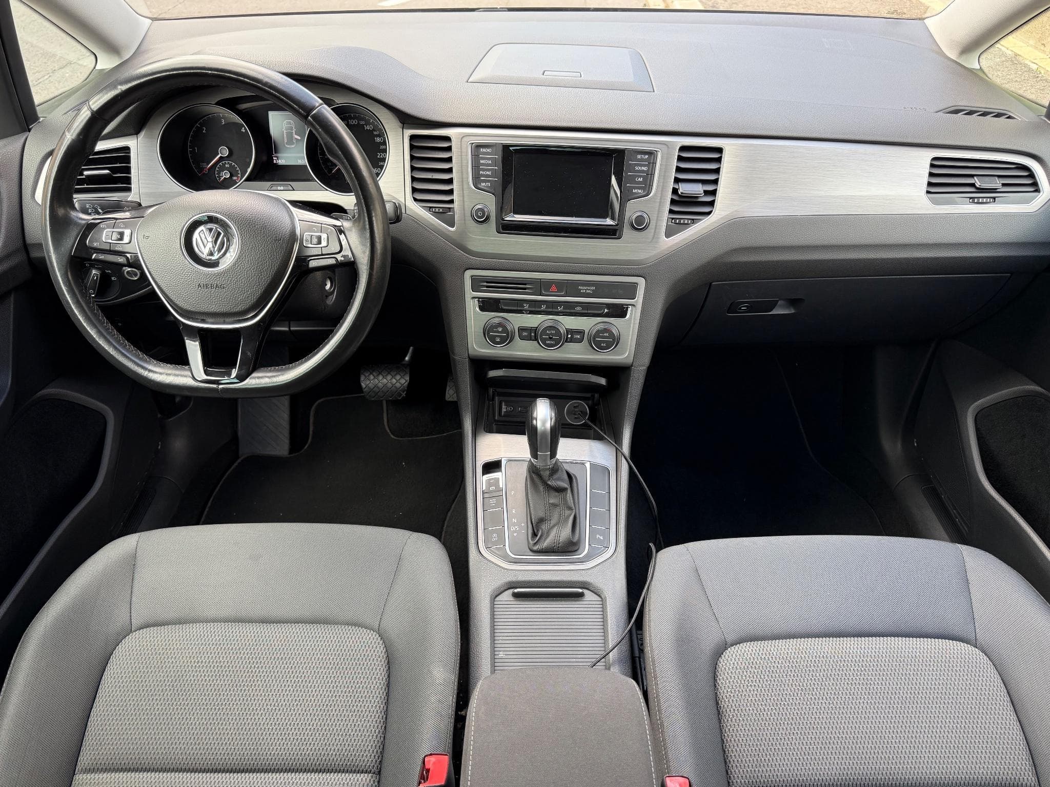 VW Golf Sportwagon 1.6 TDI BOÎTE DSG (2015) - Foto 5