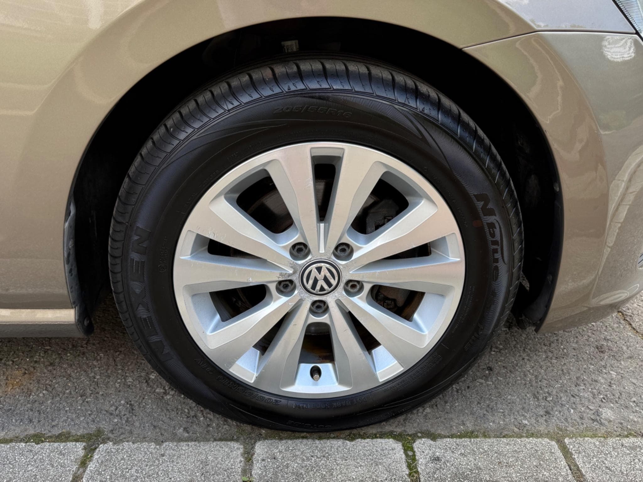 VW Golf Sportwagon 1.6 TDI BOÎTE DSG (2015) - Foto 12