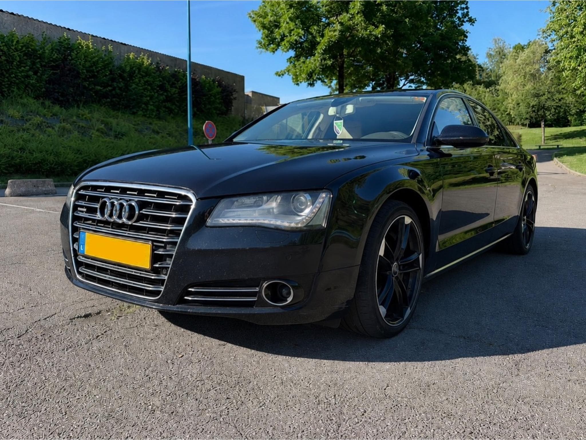 Audi A8 D4 (2011) - Photo 1