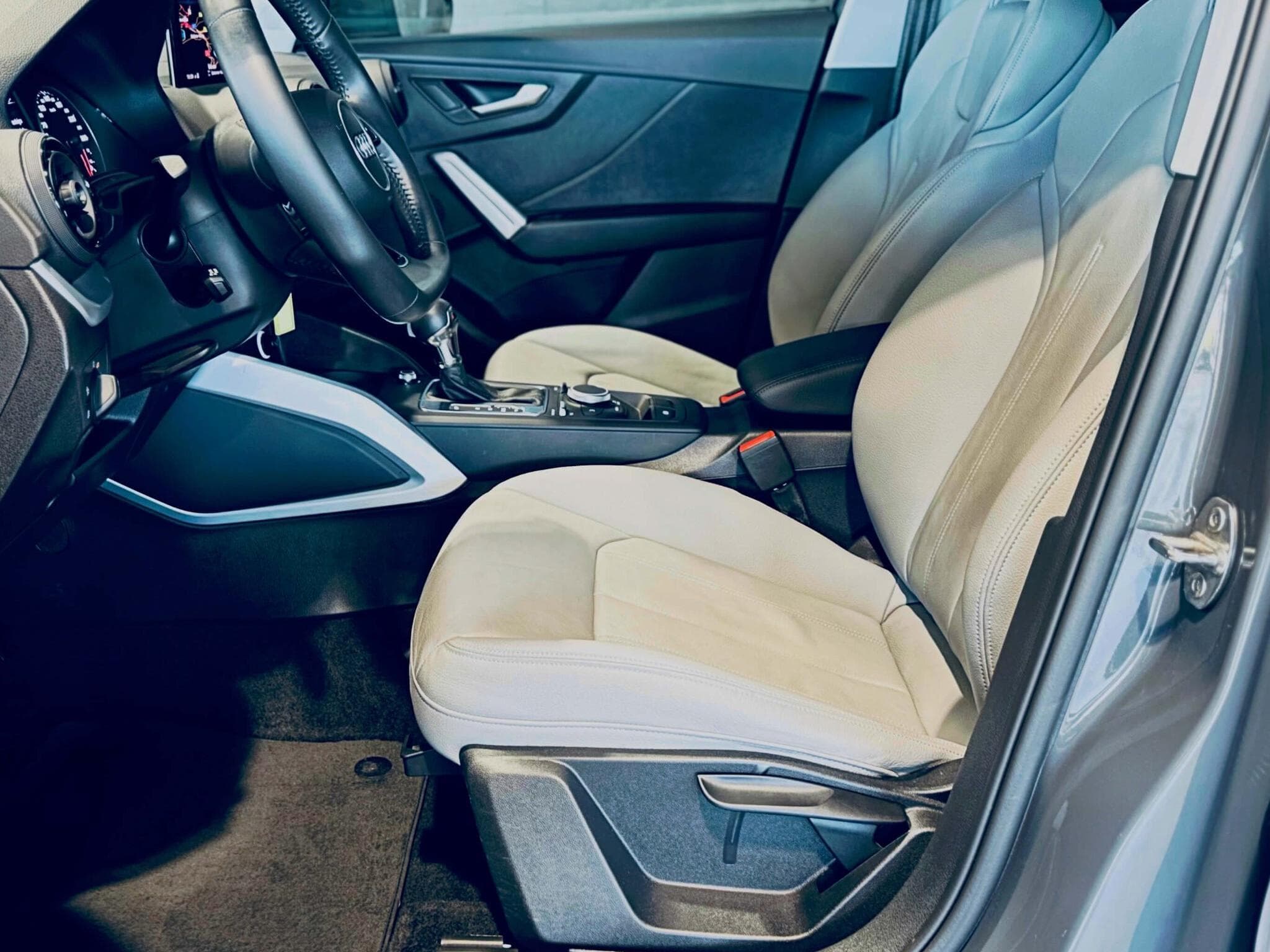 Audi Q2 Q2 SPORT TFSI S-TRONIC (2018) - Photo 6