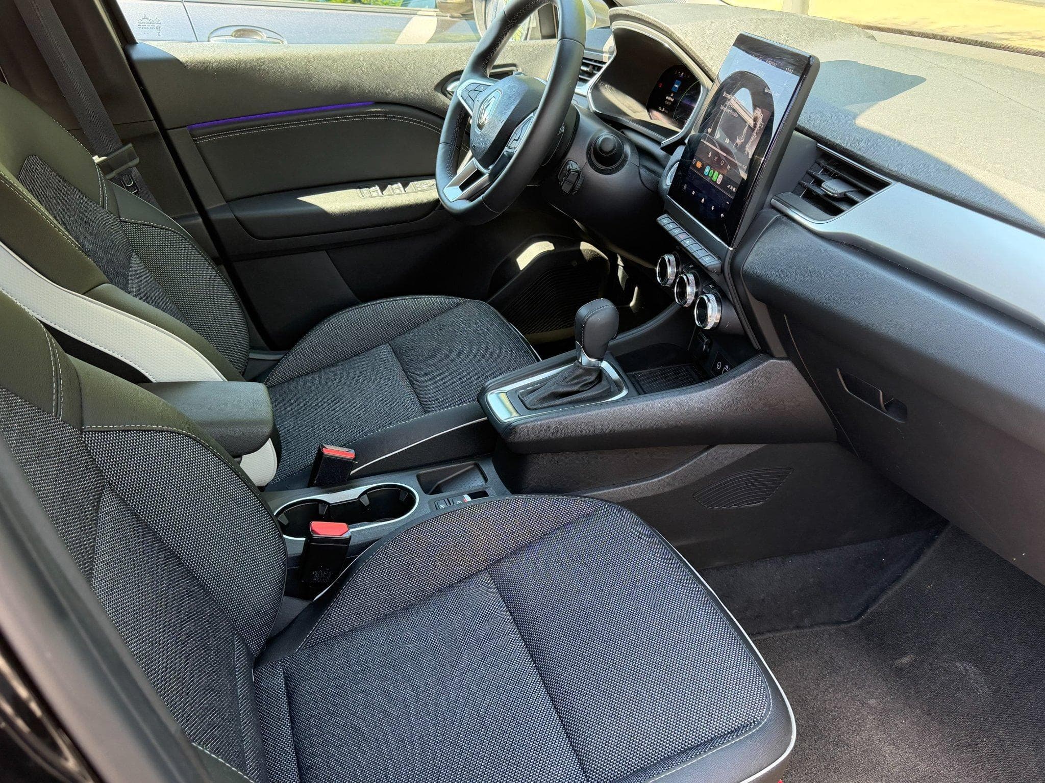 Renault Captur Techno E-Tech Hybrid 145 (2024) - Foto 4