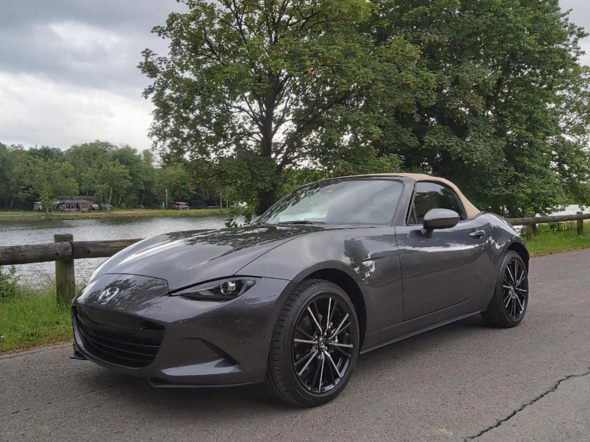 Mazda MX-5 Soft top 2,0L 184CV 6MT KAZARI (2024) - Photo 2