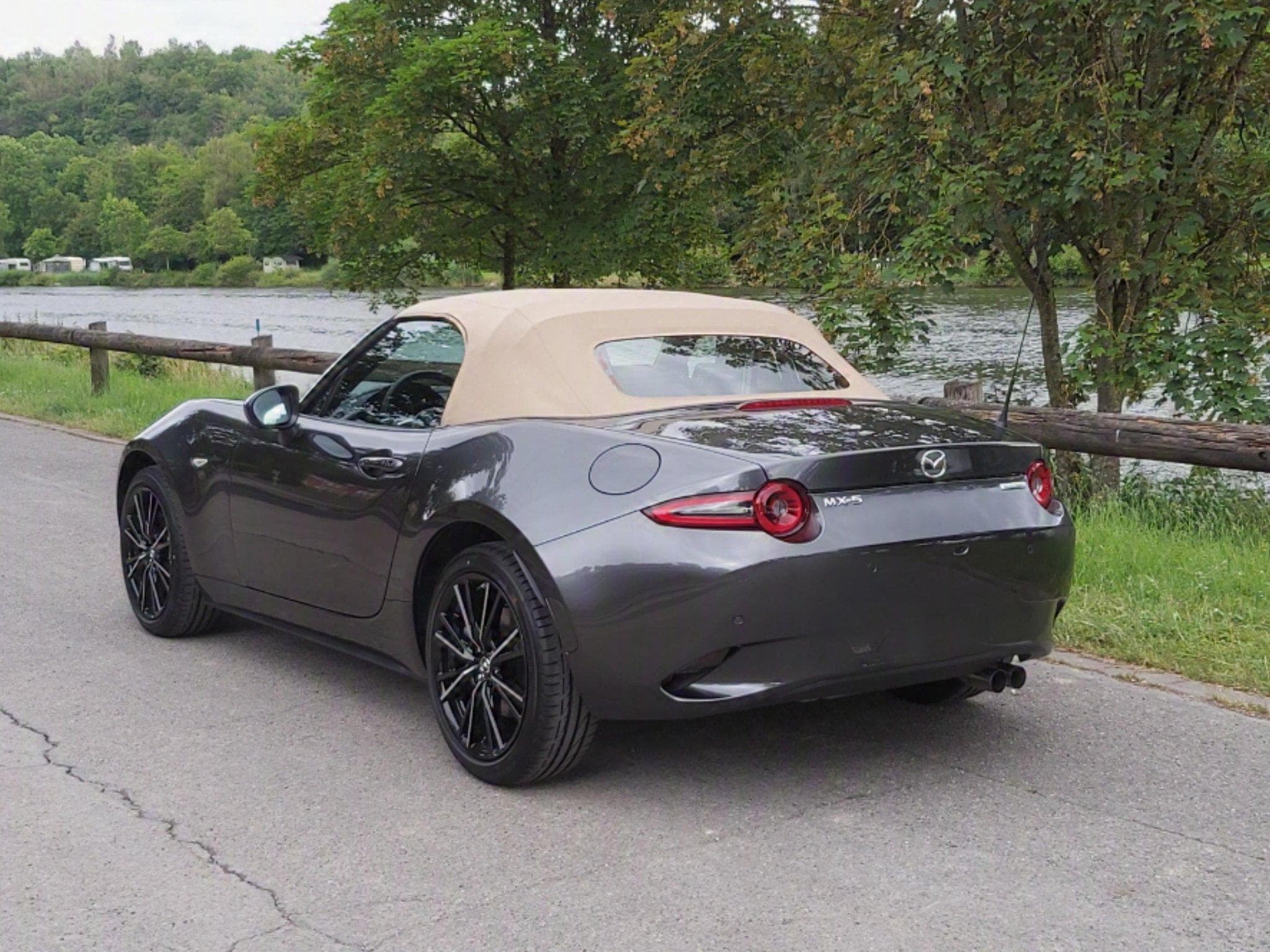 Mazda MX-5 Soft top 2,0L 184CV 6MT KAZARI (2024) - Photo 3