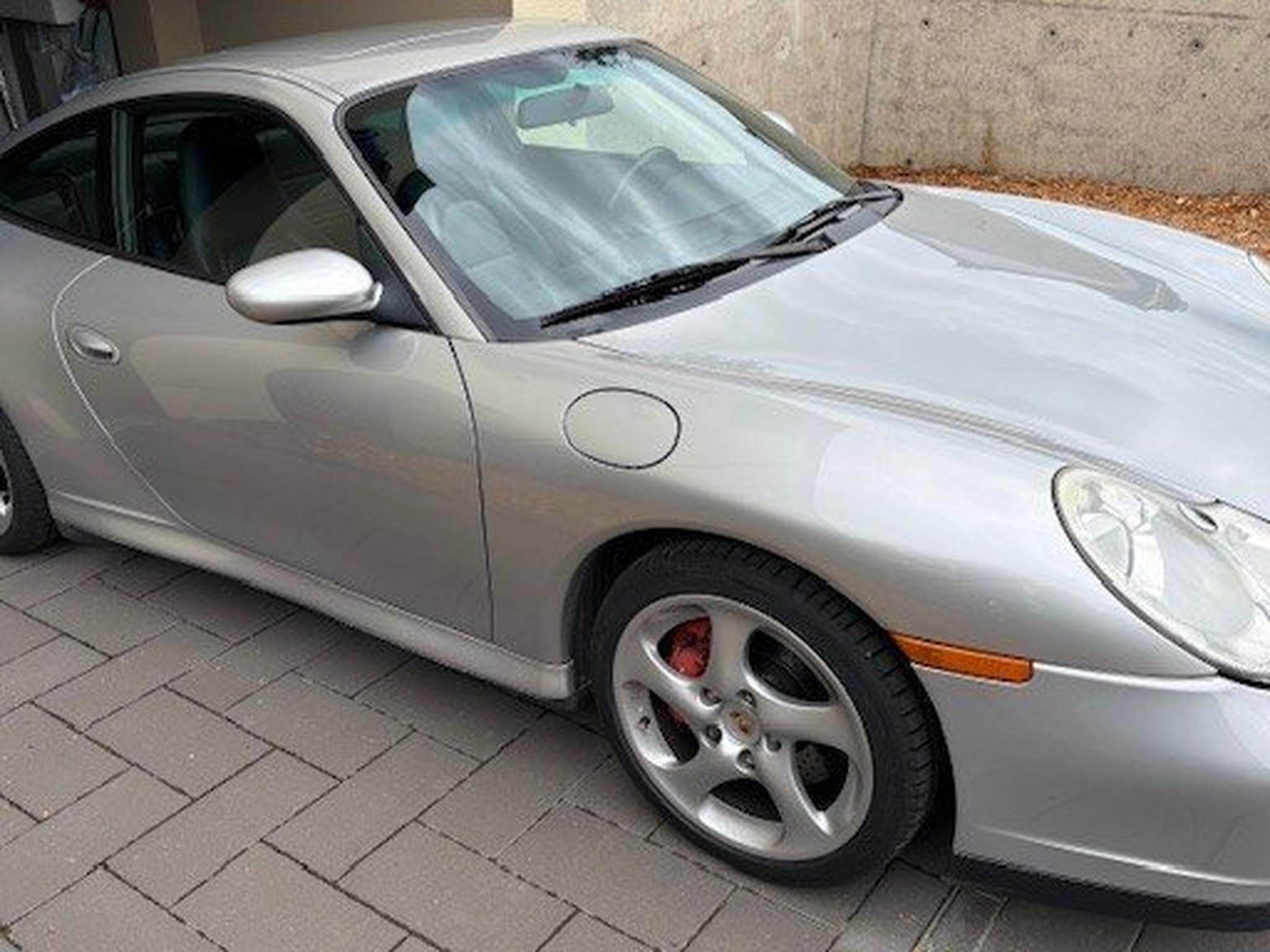 Porsche 911 Carrera 4S (2002) - Photo 1