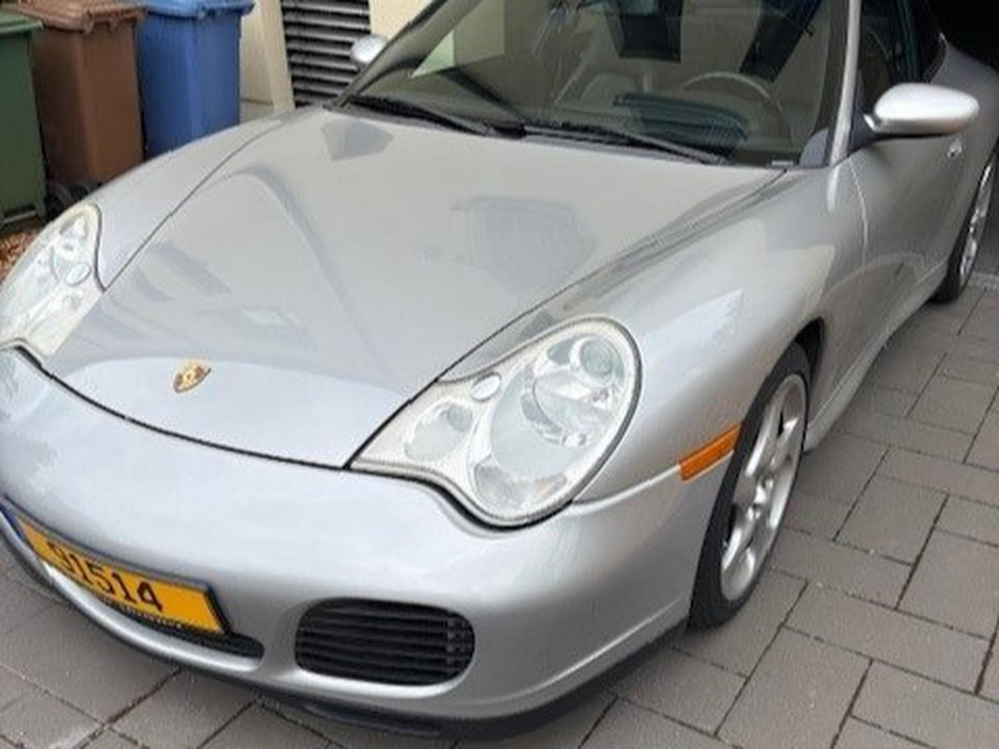 Porsche 911 Carrera 4S (2002) - Photo 2