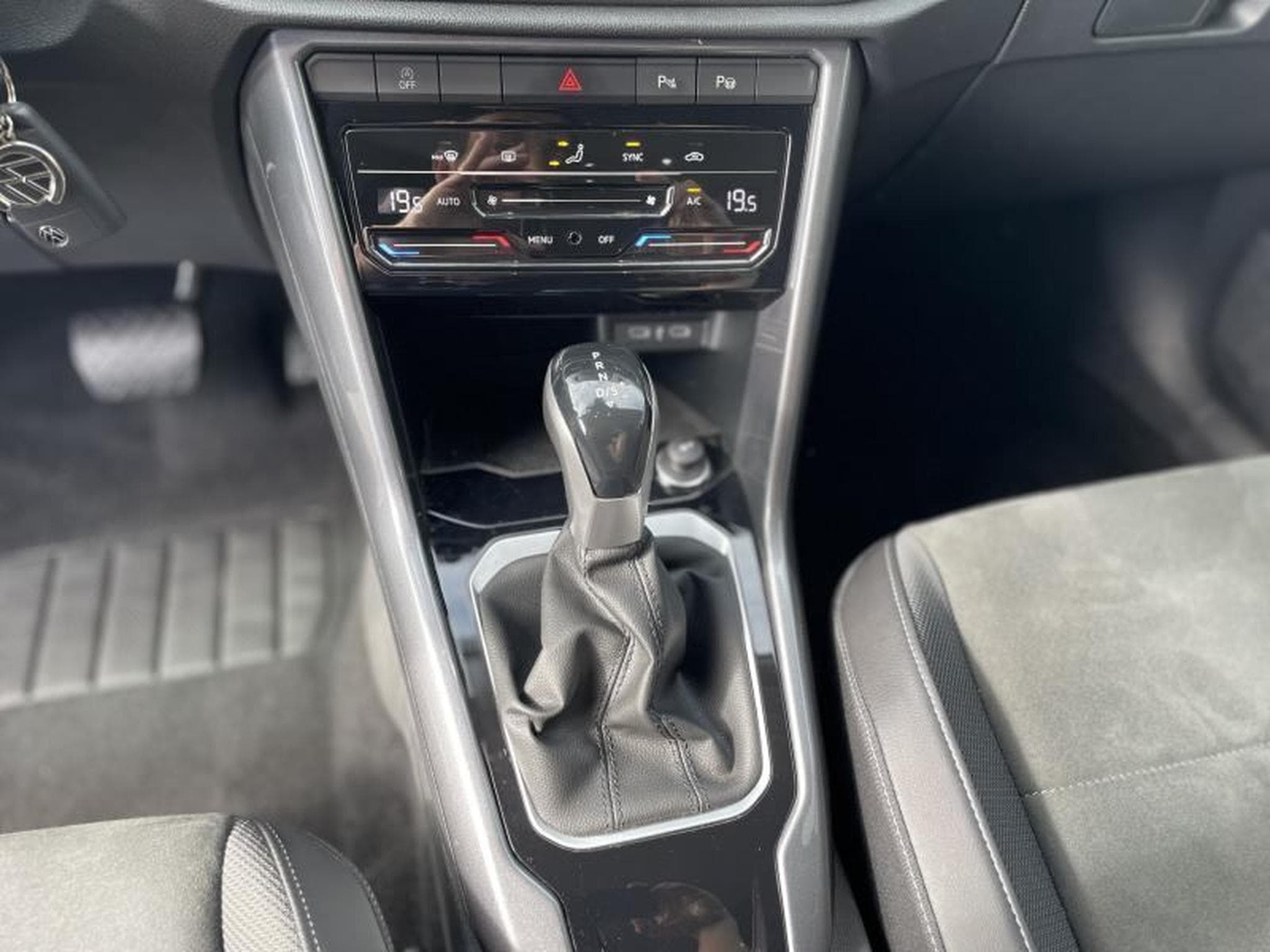 VW T-Roc 2.0 Tdi 150 DSG (2023) - Photo 8