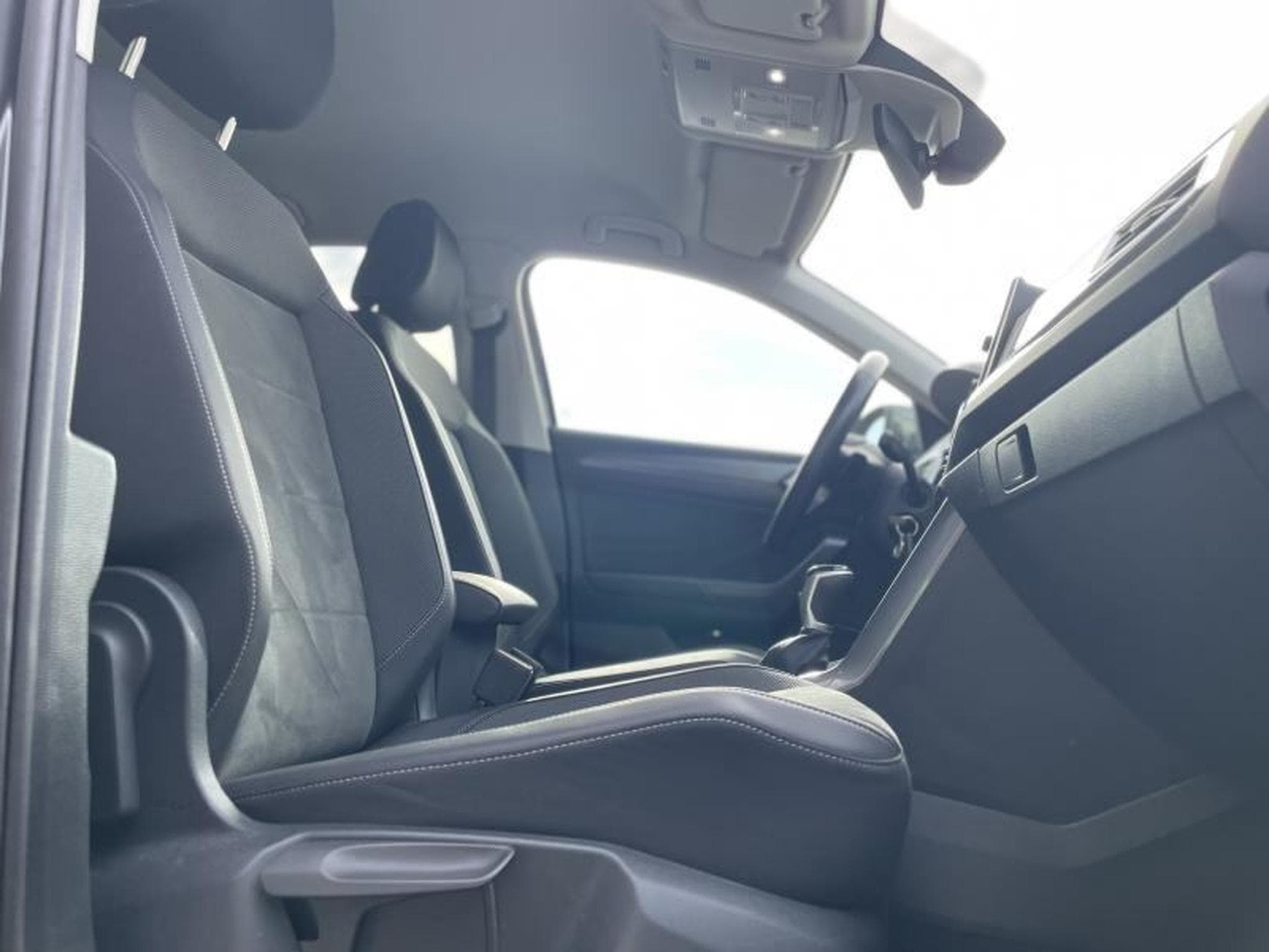 VW T-Roc 2.0 Tdi 150 DSG (2023) - Photo 4