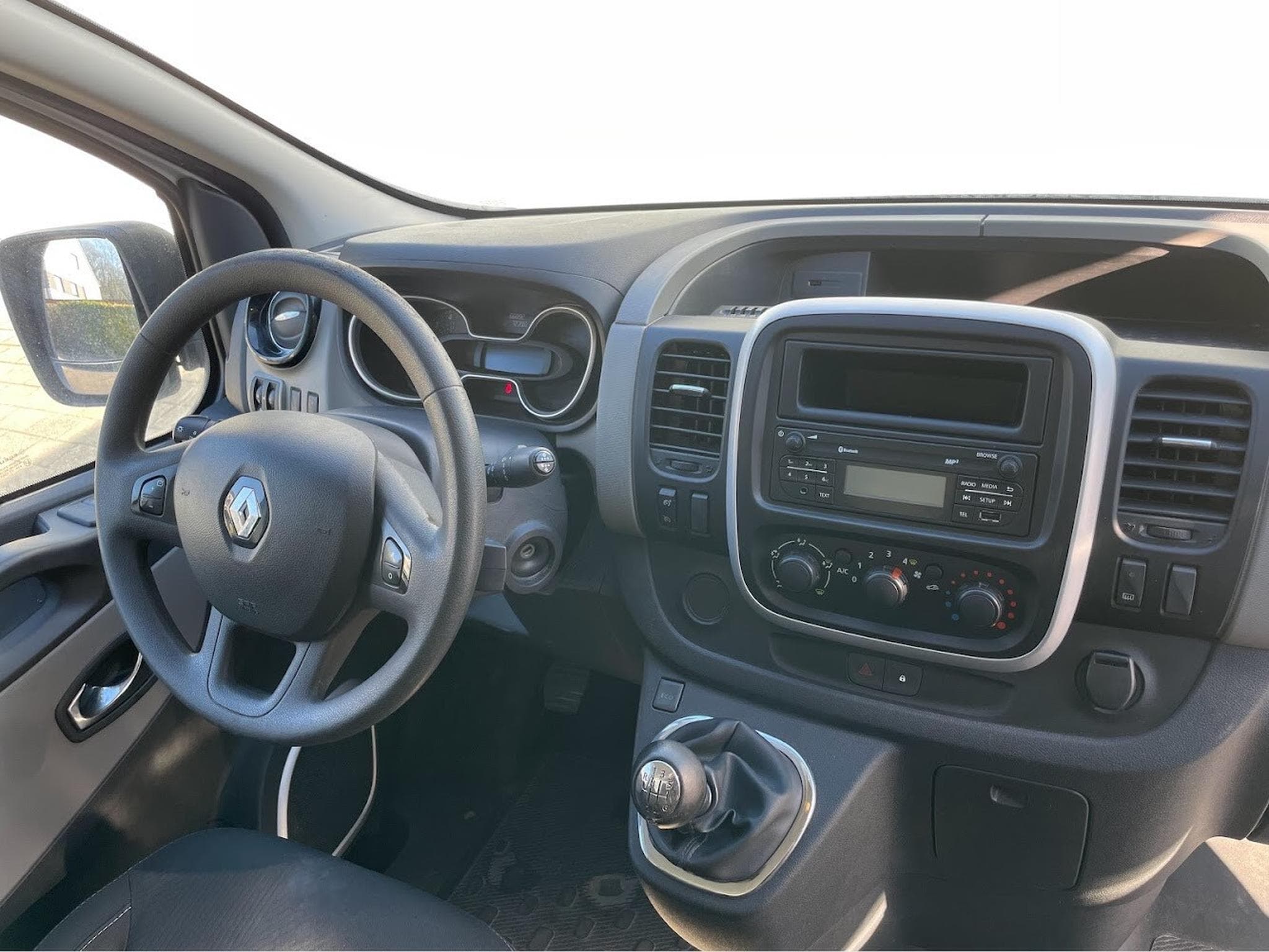 Renault Trafic 2.0 DCI 120 CV 1 ERE MAIN CARNET TVA (2021) - Foto 13