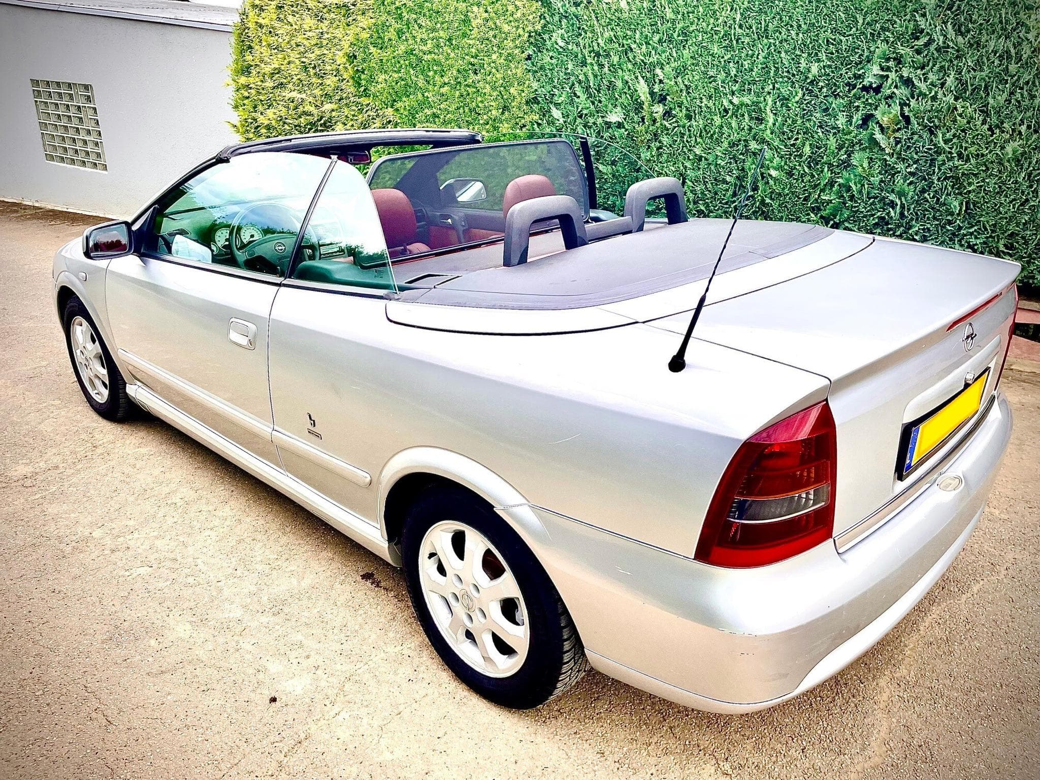 Opel Astra cabrio Bertone 1.8 16v Luxe (2001) - Photo 2