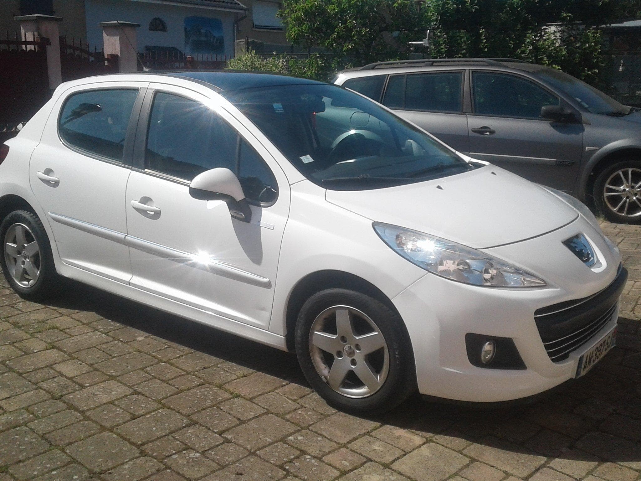 Peugeot 207 Millesime 200 (2010) - Photo 1