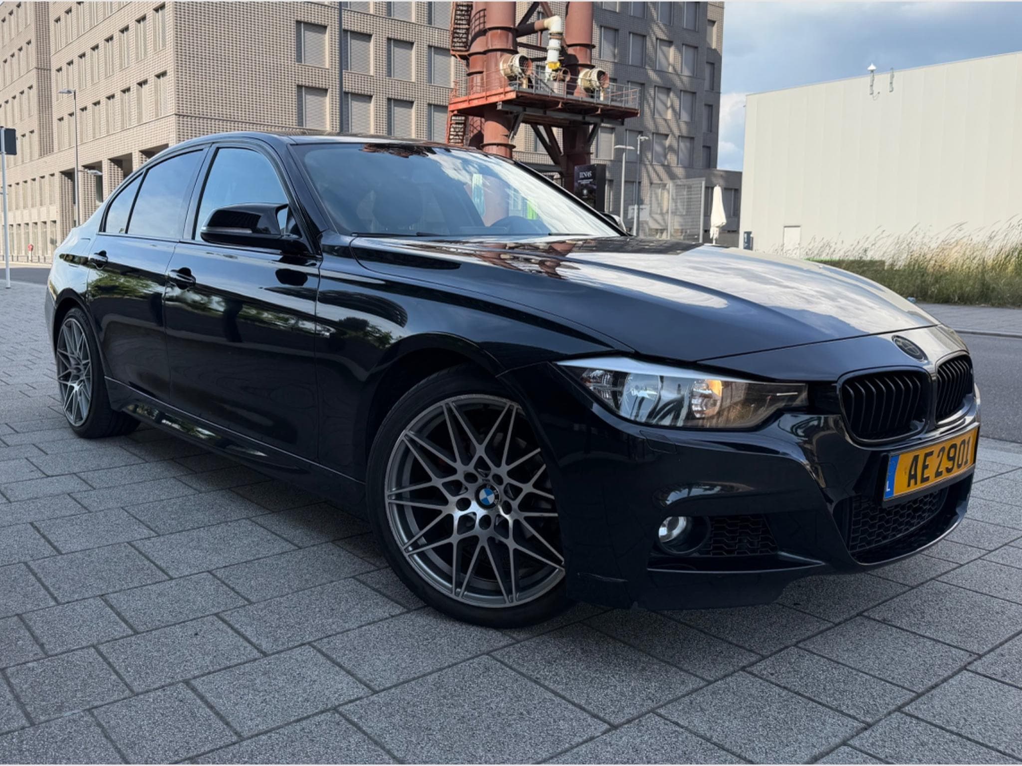 BMW 320 (2012) - Photo 3